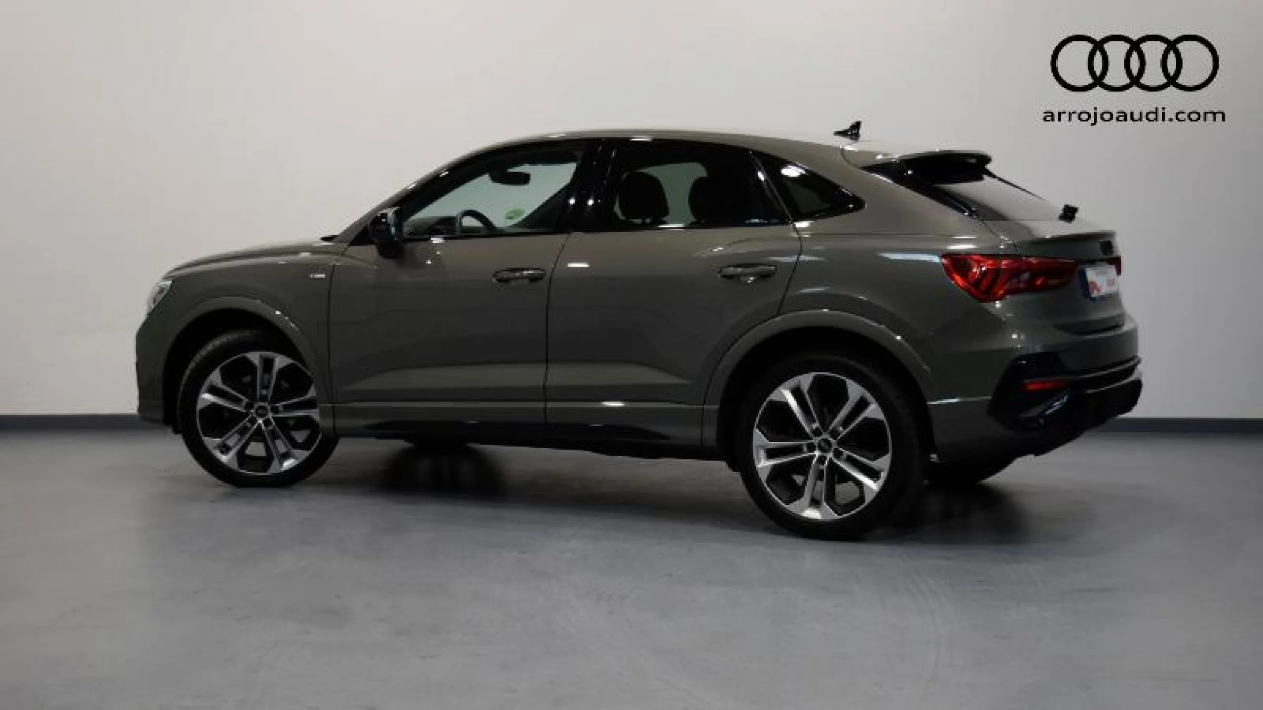 AUDI Q3 SPORTBACK 35 TFSI 110KW(150CV) S TRONIC BLACK LINE - Foto 2