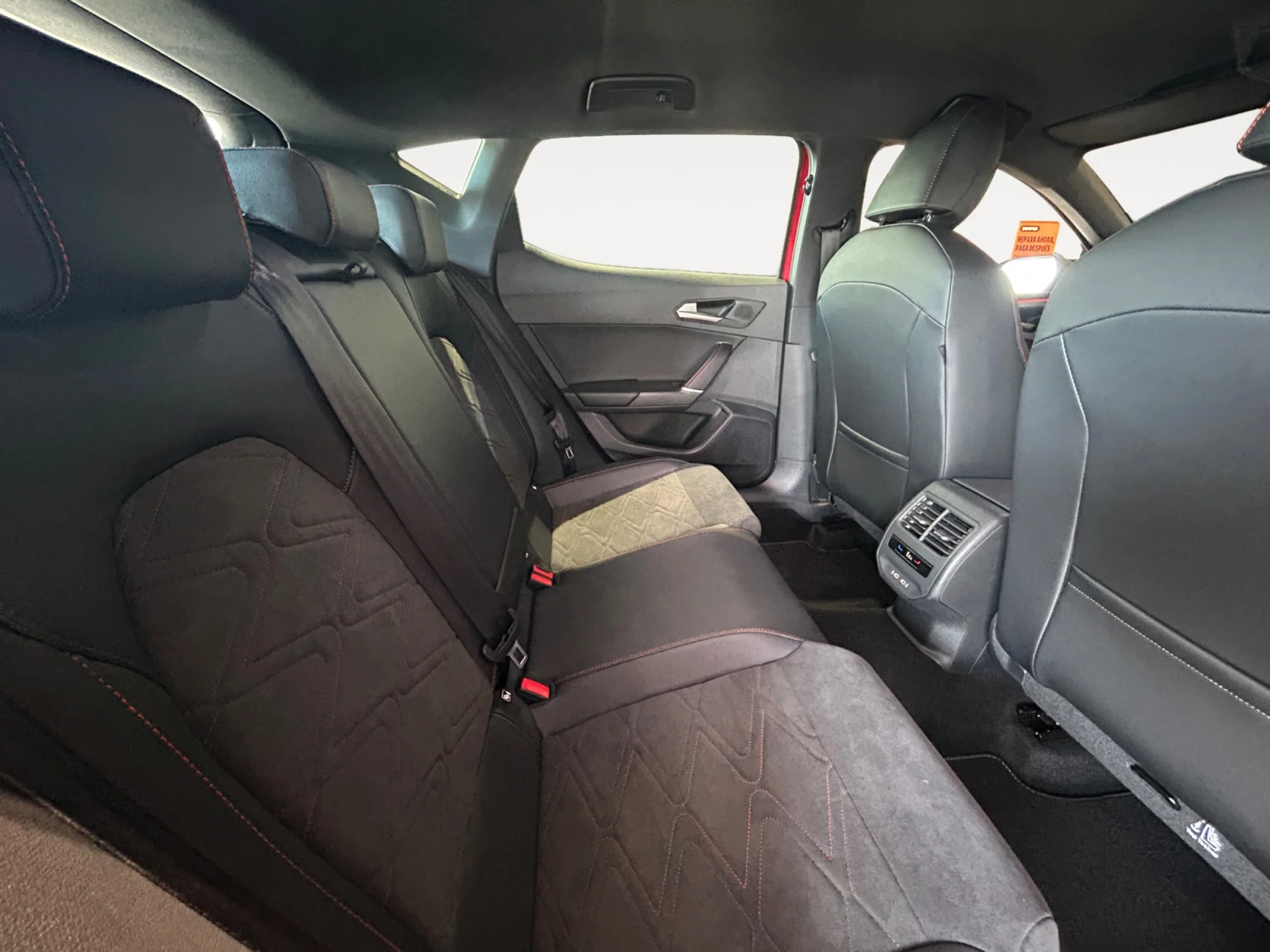 SEAT LEON 1.5 TSI E HYBRID 150KW DSG 6 FR XXL - Foto 6