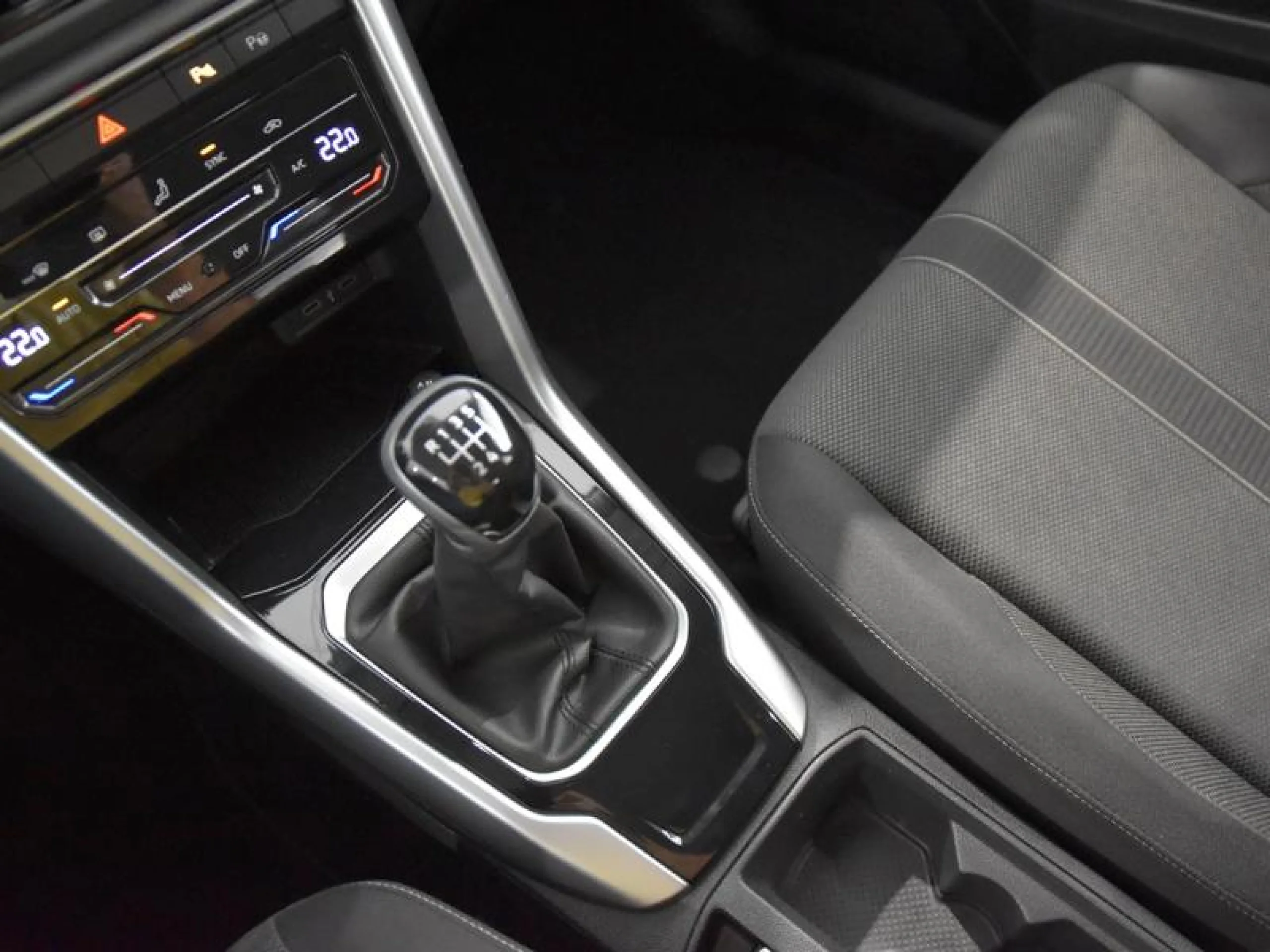 VOLKSWAGEN T ROC LIFE 2.0 TDI 85KW (115CV) - Foto 11