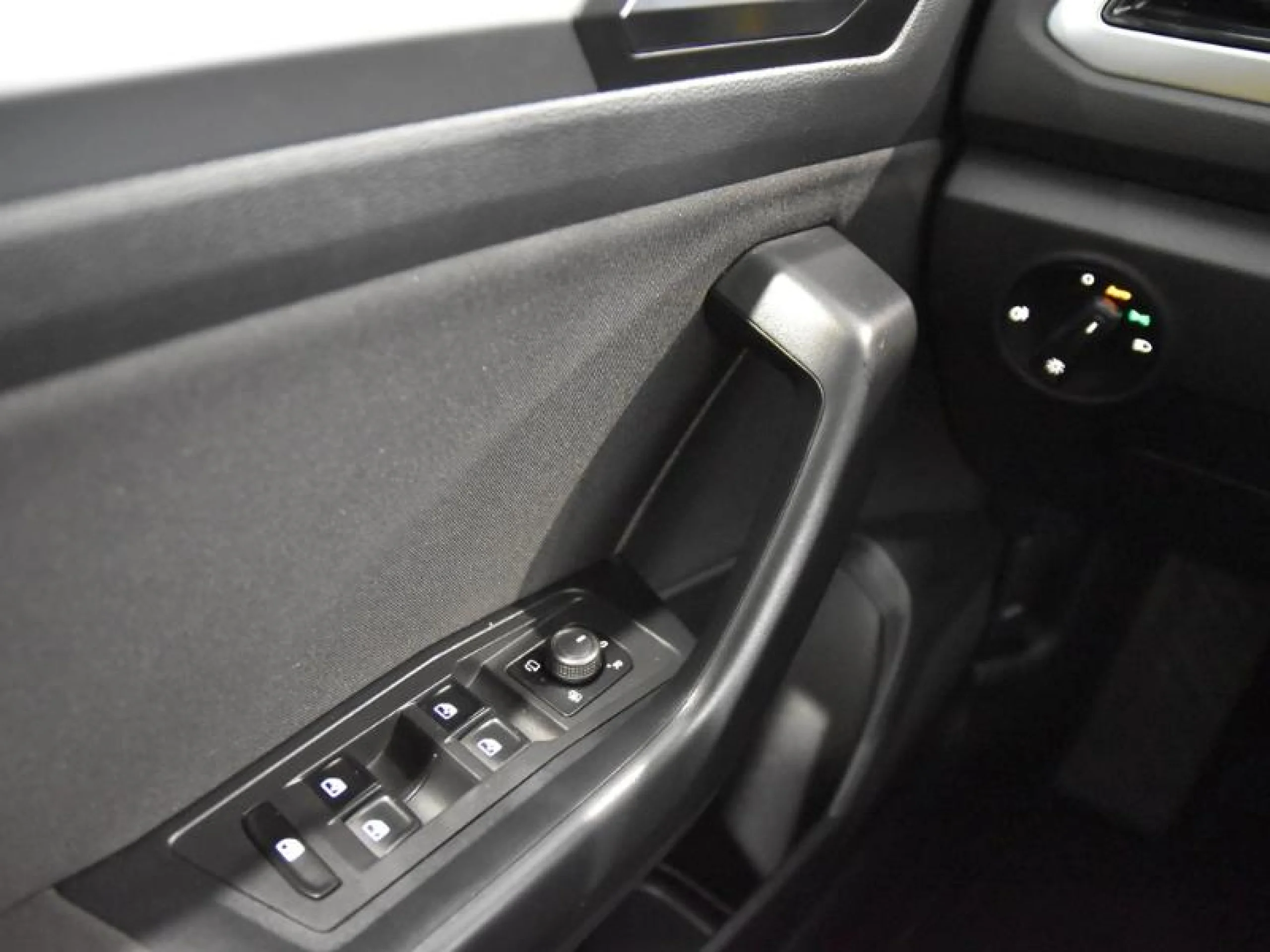 VOLKSWAGEN T ROC LIFE 2.0 TDI 85KW (115CV) - Foto 17