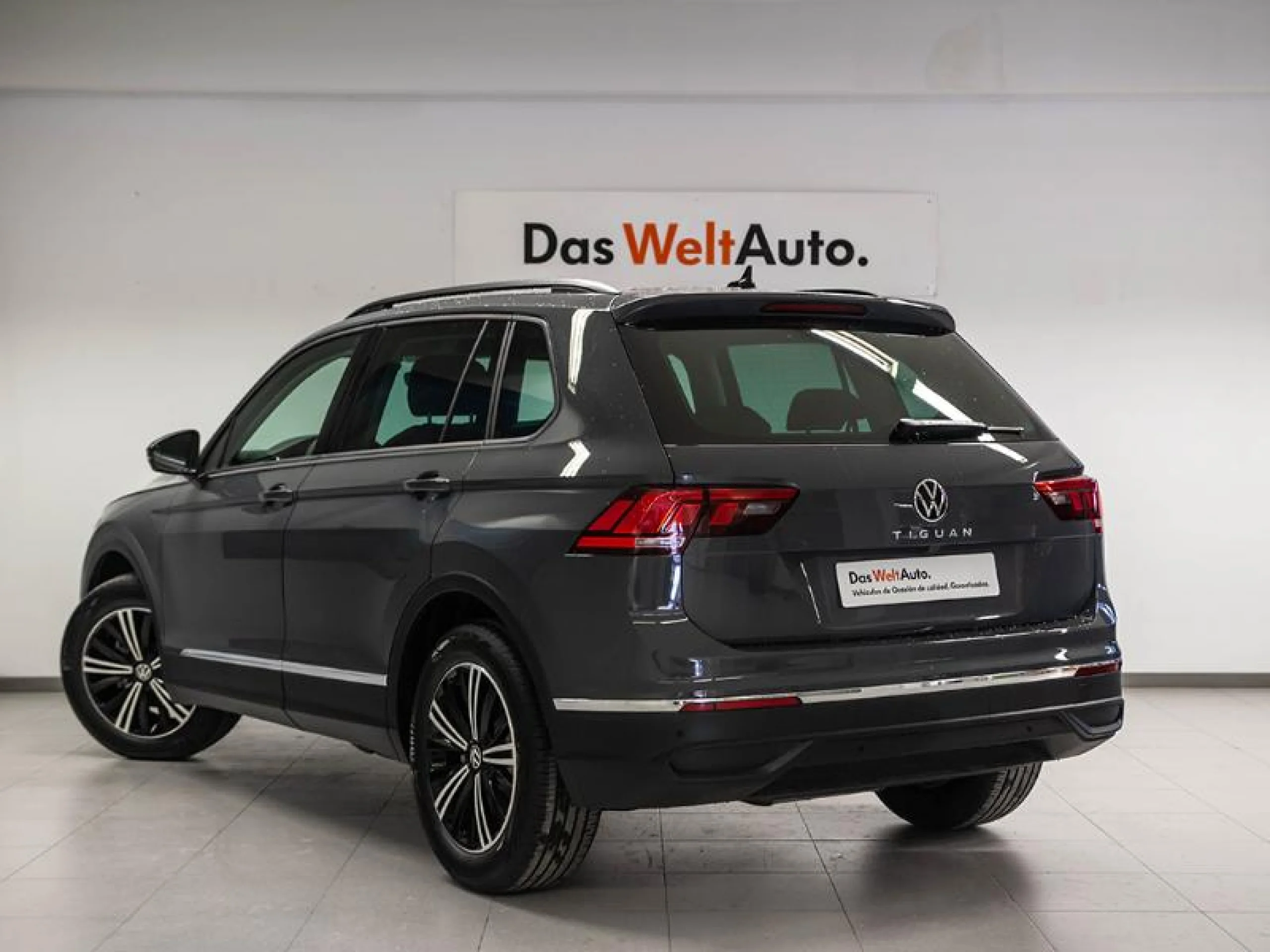 VOLKSWAGEN TIGUAN LIFE 2.0 TDI 90KW (122CV) - Foto 2