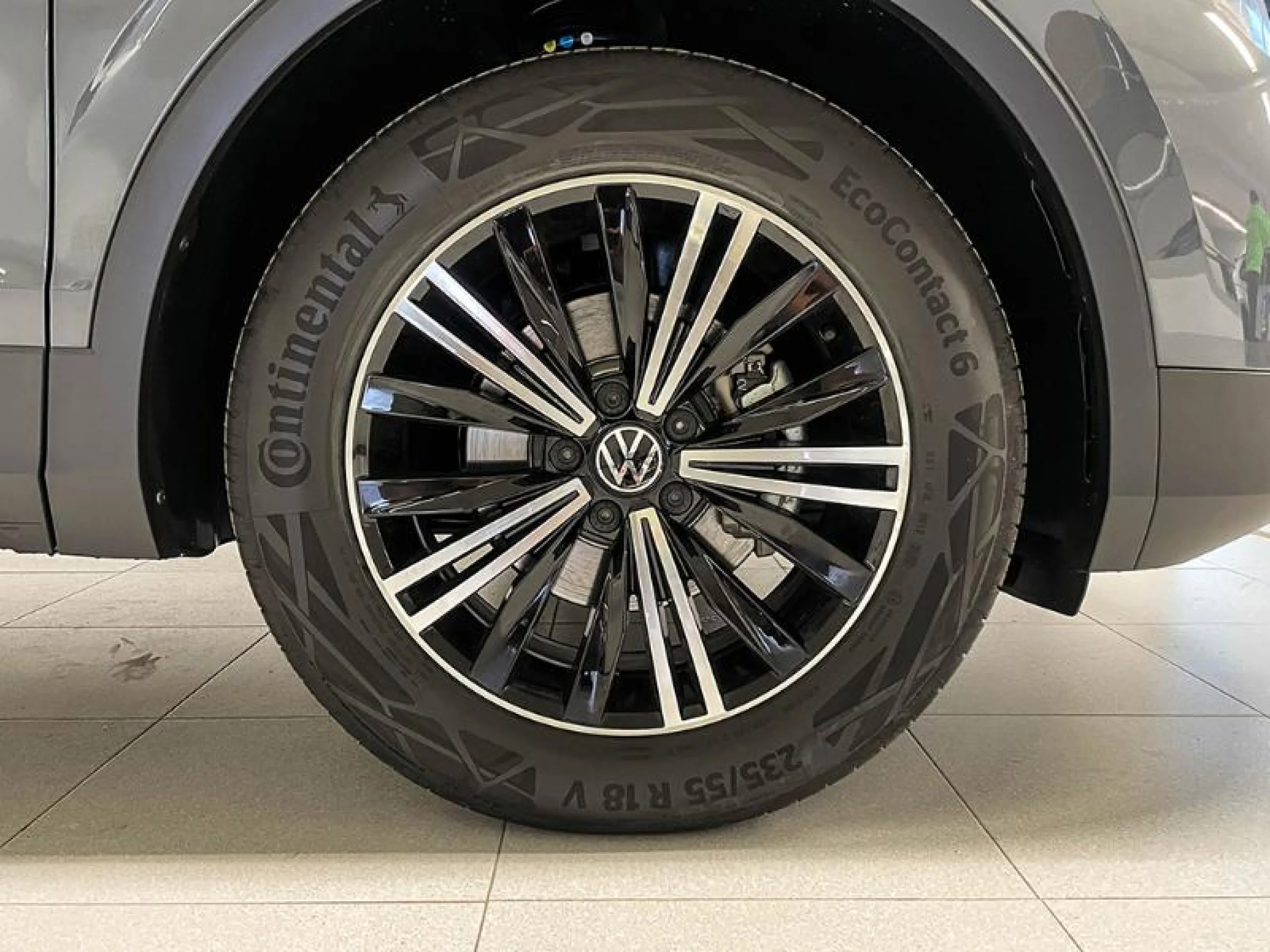 VOLKSWAGEN TIGUAN LIFE 2.0 TDI 90KW (122CV) - Foto 8