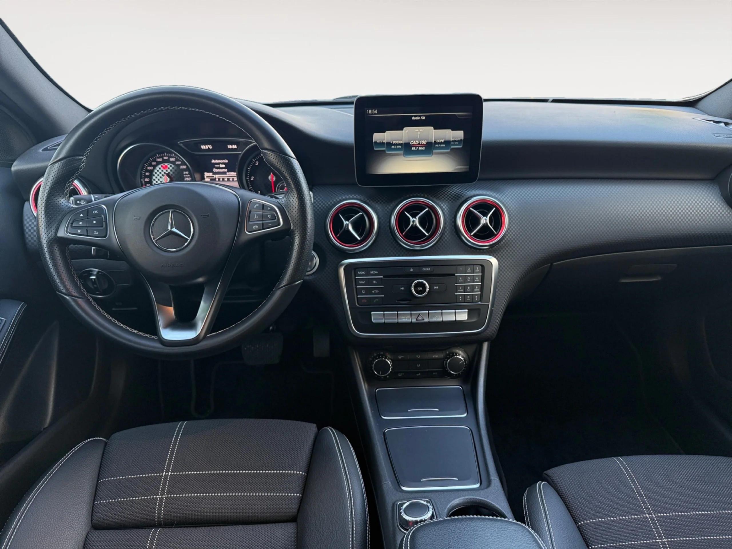 MERCEDES-BENZ CLASE A A 200 D URBAN - Foto 4