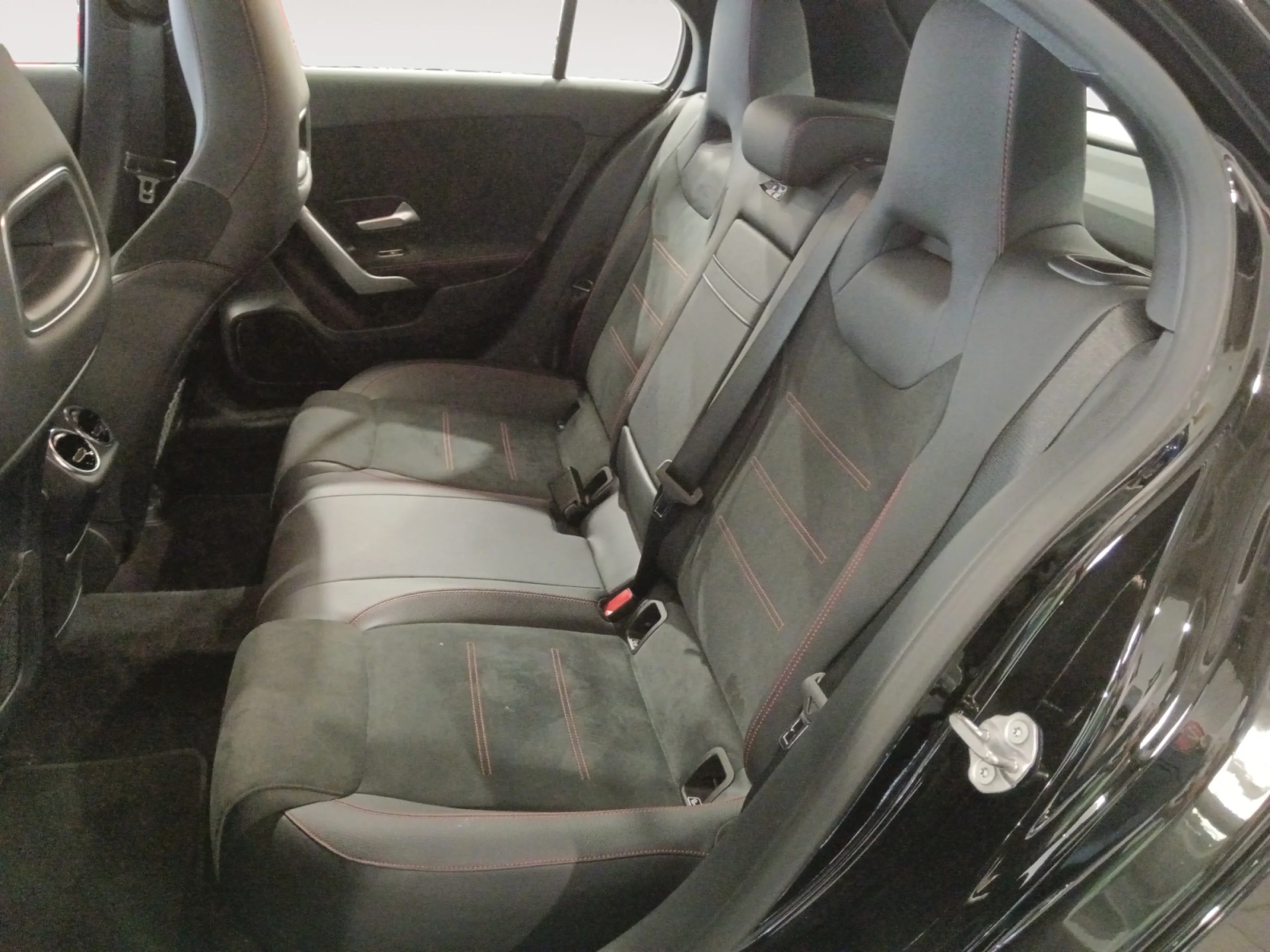 MERCEDES-BENZ CLASE A A 200 D - Foto 6