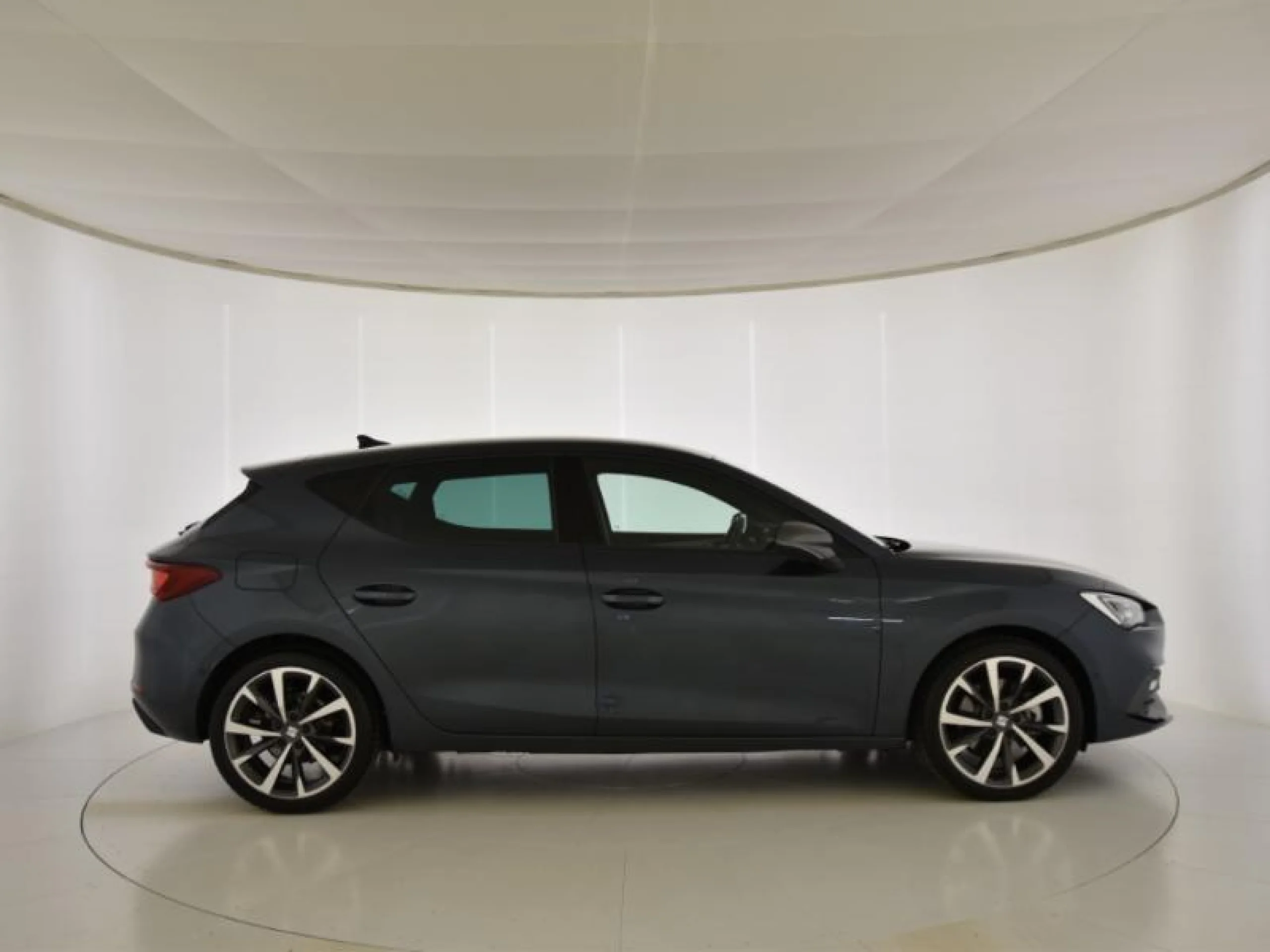 SEAT NUEVO LEON 1.5 TSI 96KW S&S FR - Foto 3
