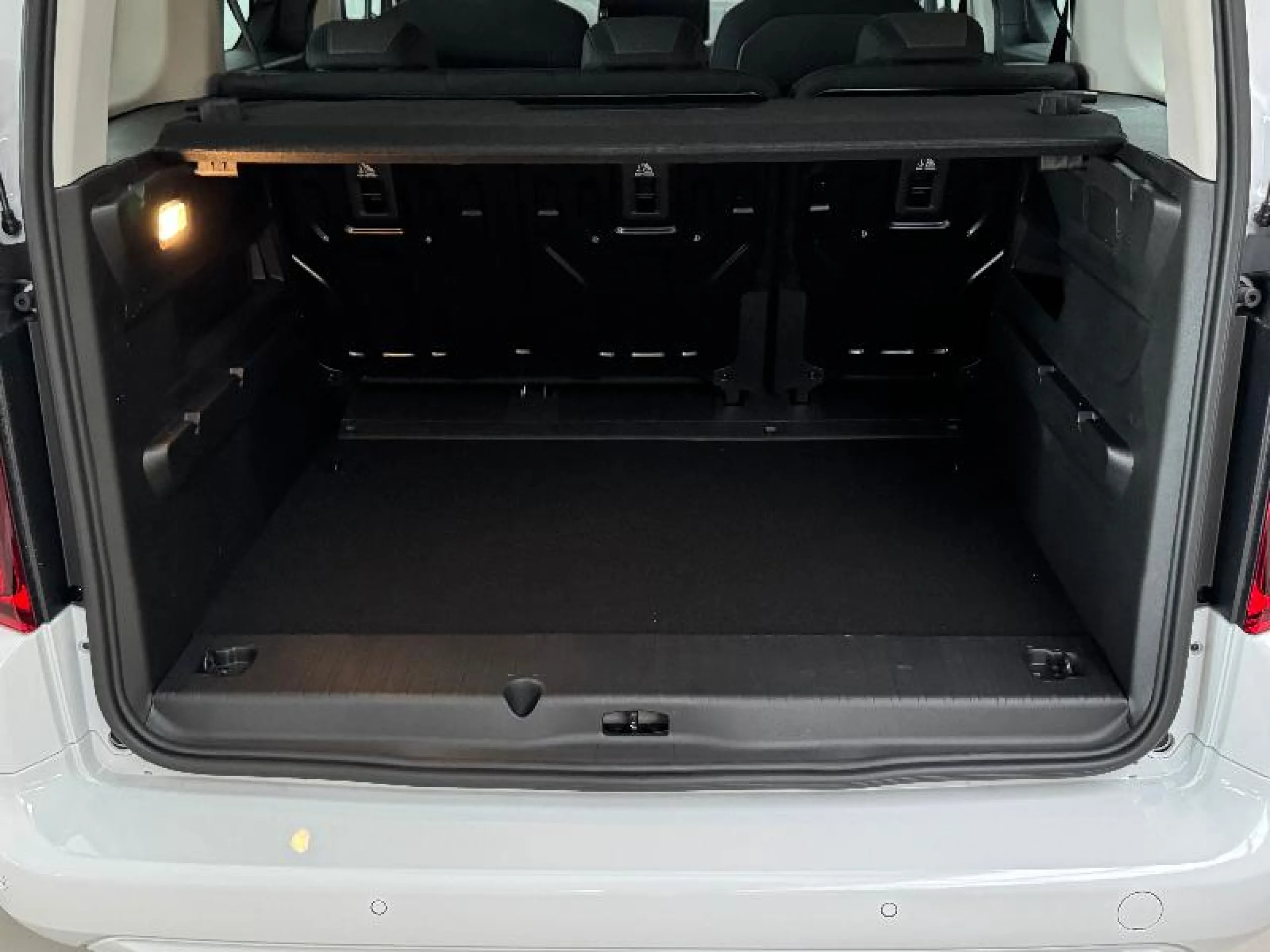 OPEL COMERCIALES COMBO NUEVO COMBO 100 CV 1.5 TD S/S MT6 €6.4 - Foto 6