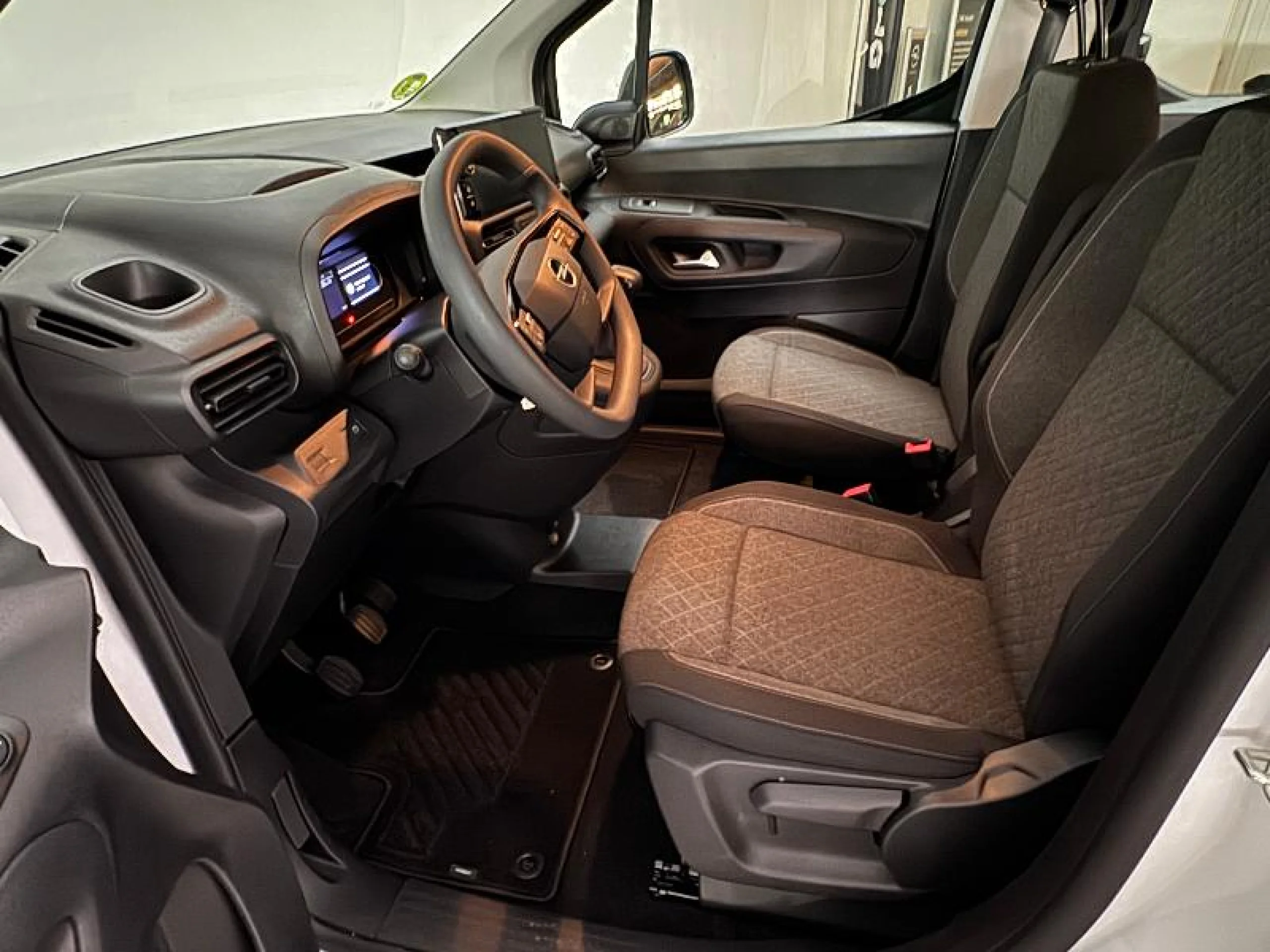 OPEL COMERCIALES COMBO NUEVO COMBO 100 CV 1.5 TD S/S MT6 €6.4 - Foto 9