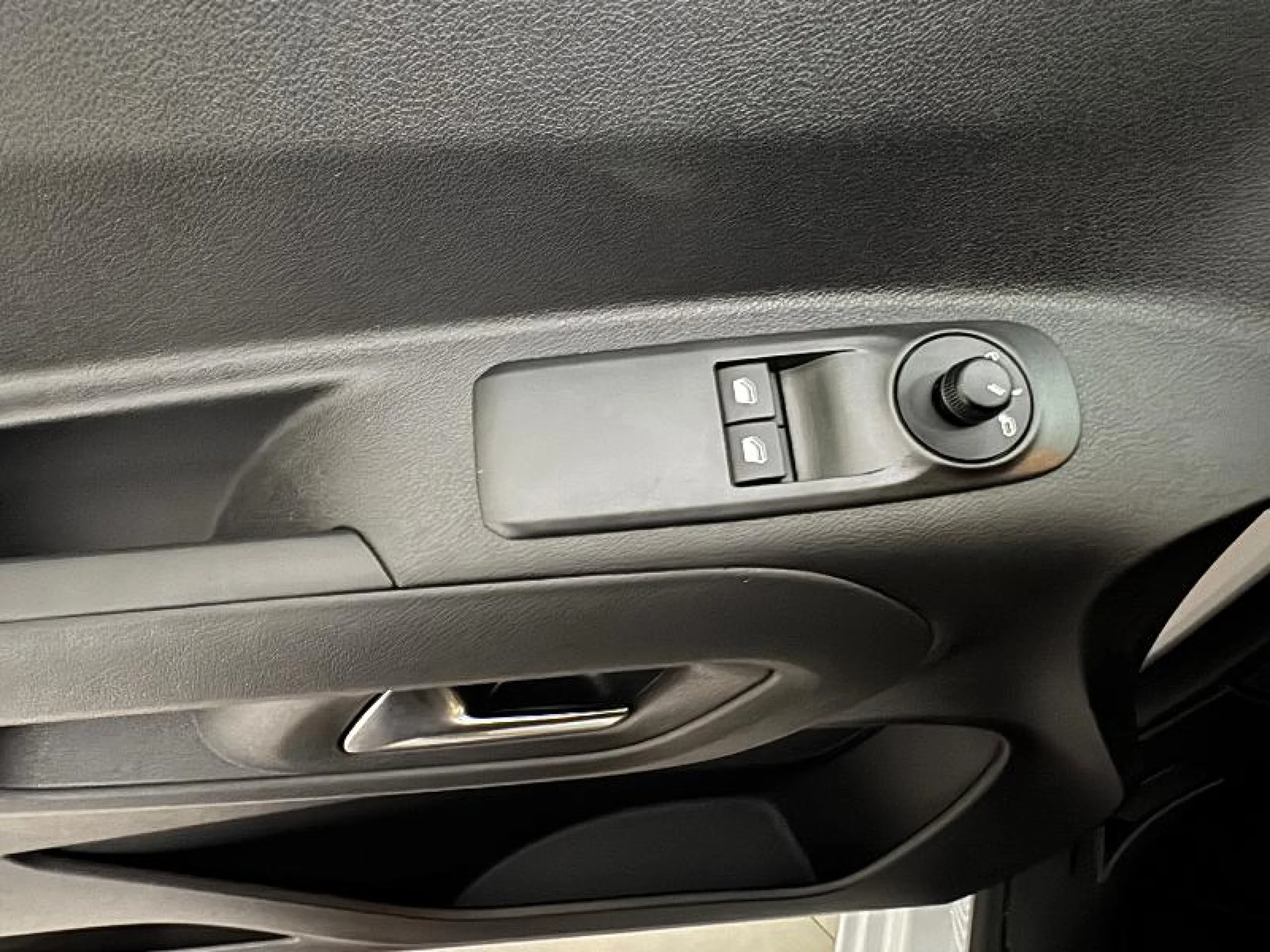 OPEL COMERCIALES COMBO NUEVO COMBO 100 CV 1.5 TD S/S MT6 €6.4 - Foto 13