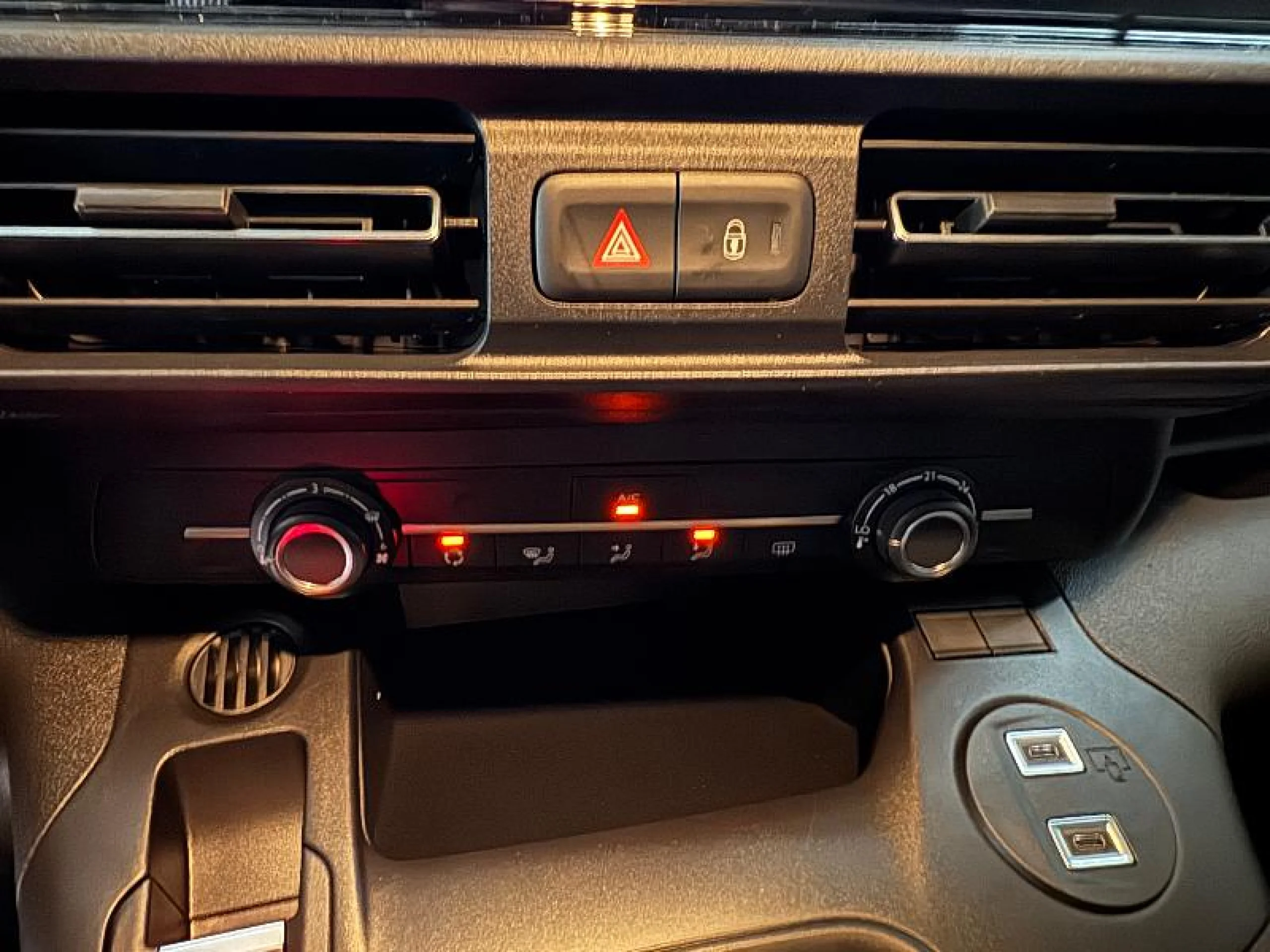 OPEL COMERCIALES COMBO NUEVO COMBO 100 CV 1.5 TD S/S MT6 €6.4 - Foto 18