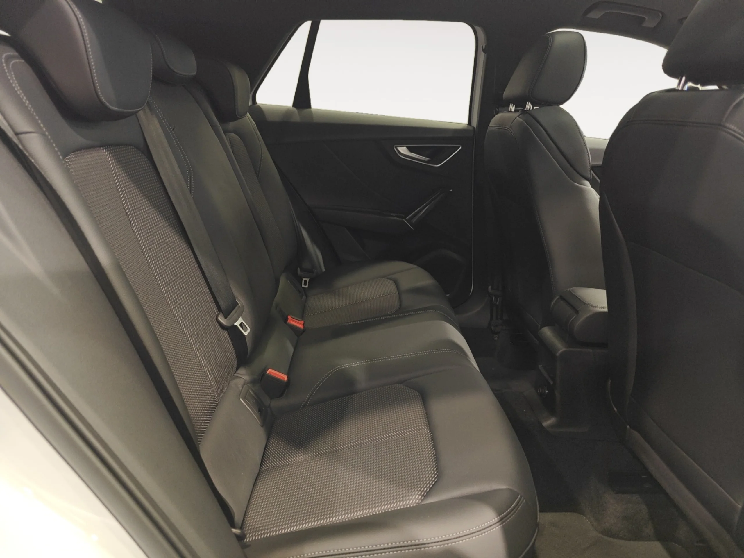 AUDI Q2 ADRENALIN BLACK EDIT 30 TDI 85KW (116CV) - Foto 6