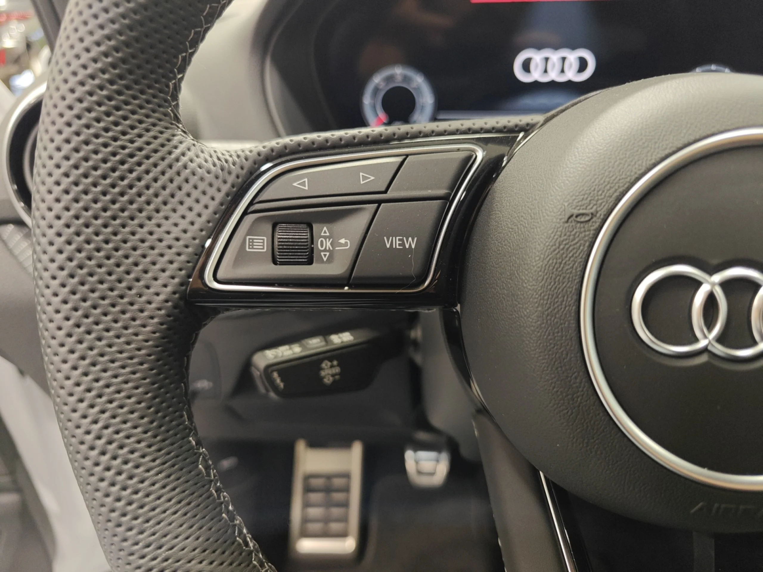 AUDI Q2 ADRENALIN BLACK EDIT 30 TDI 85KW (116CV) - Foto 11