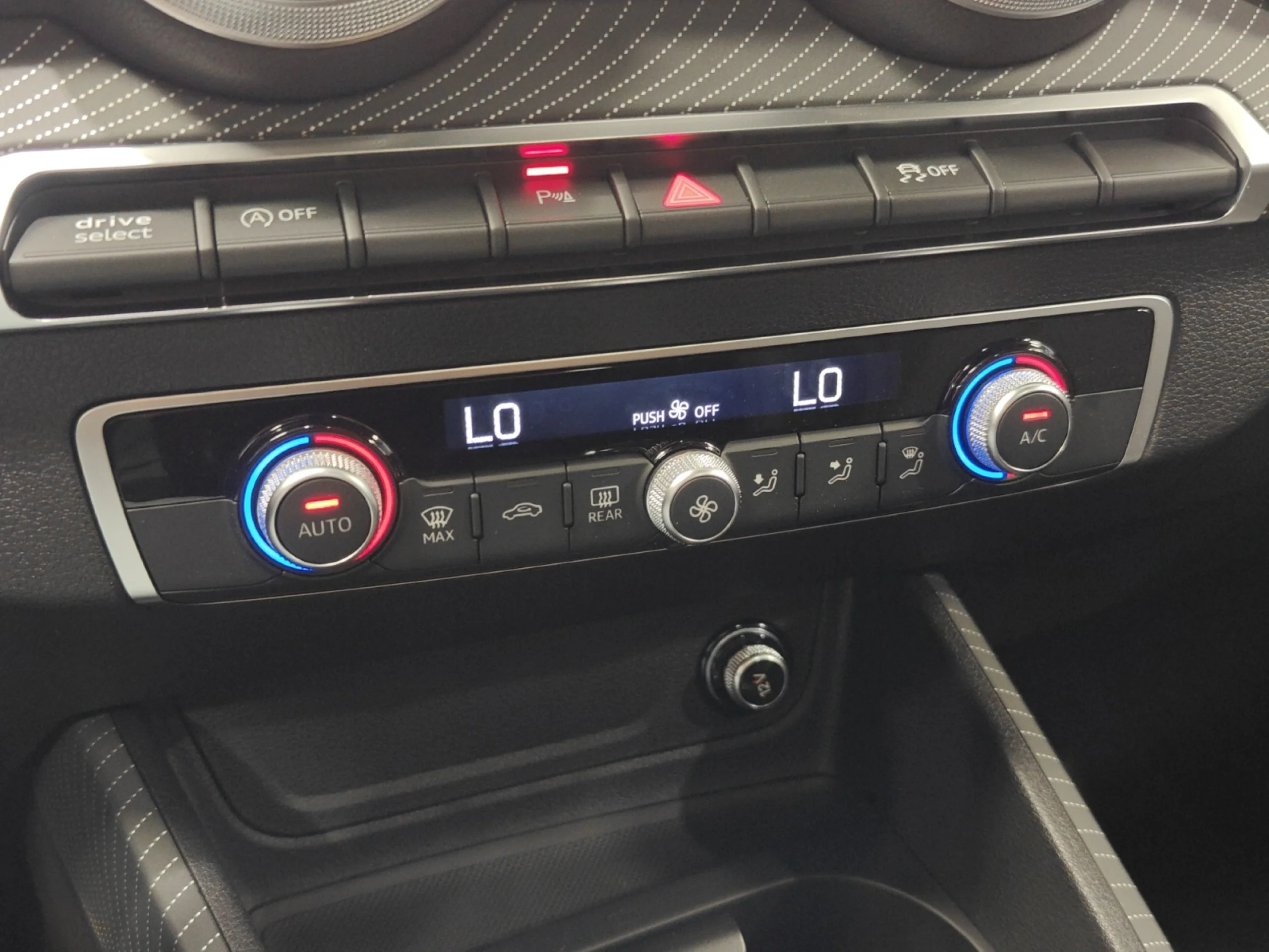 AUDI Q2 ADRENALIN BLACK EDIT 30 TDI 85KW (116CV) - Foto 20