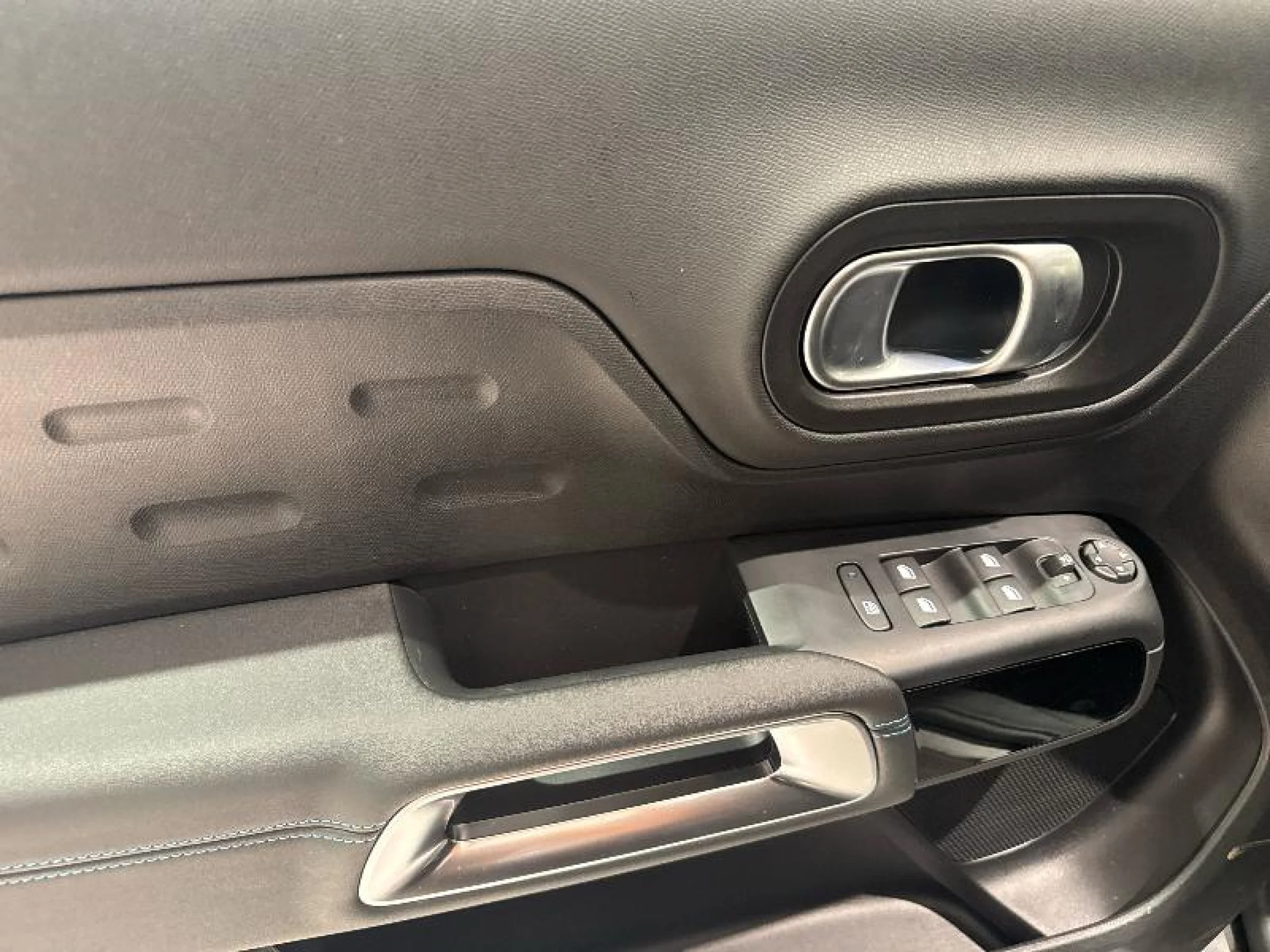 CITROEN C5 AIRCROSS C5 AIRCROSS BLUEHDI 130 S&S EAT8 PLUS (SOLO STOCK) - Foto 19