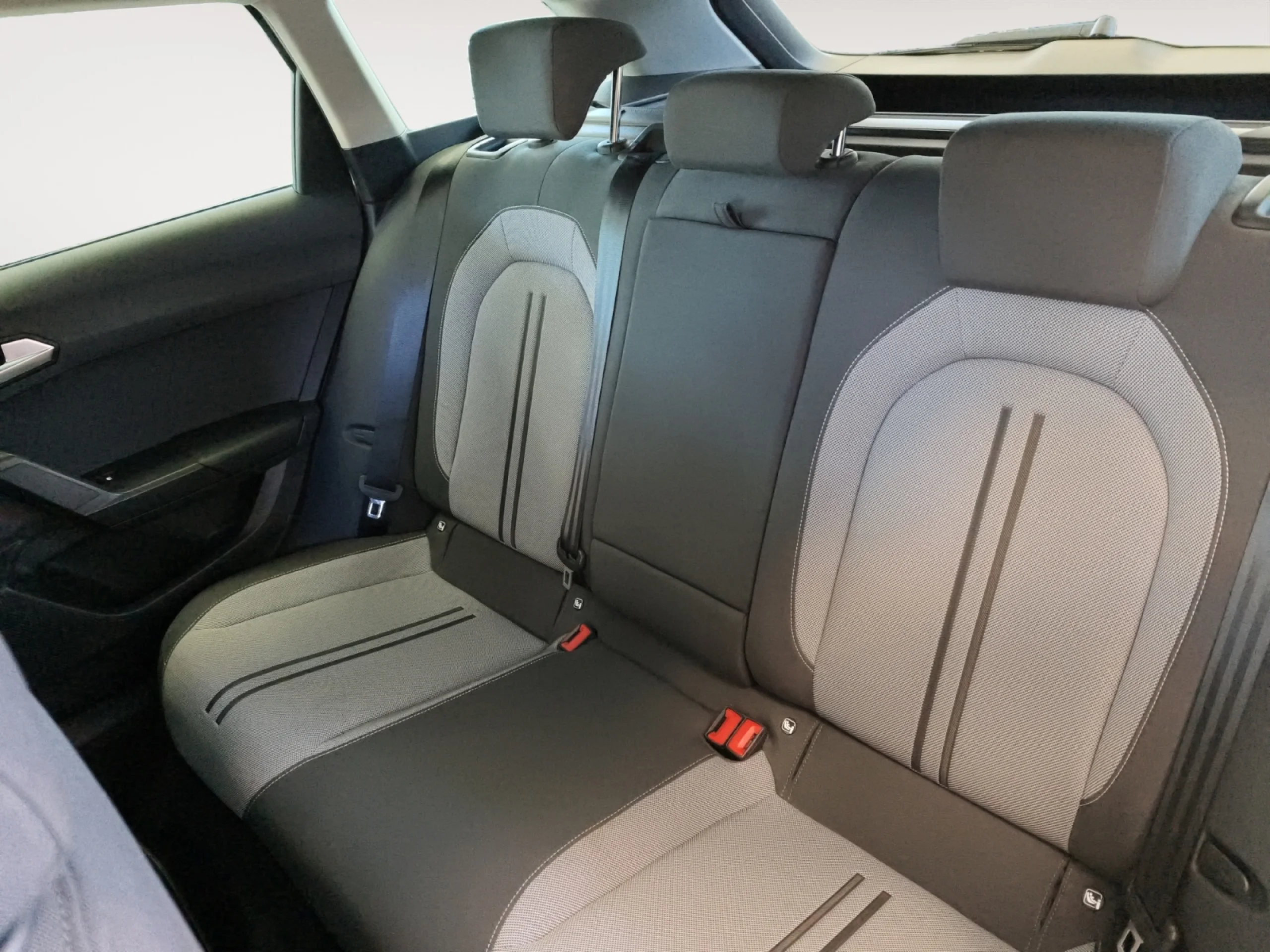 SEAT LEON 2.0 TDI 110KW DSG 7 STYLE - Foto 6
