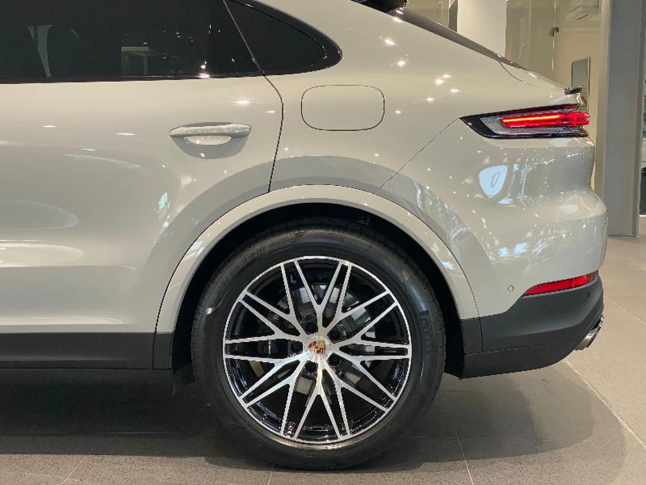 PORSCHE CAYENNE COUPE E HYBRID - Foto 12