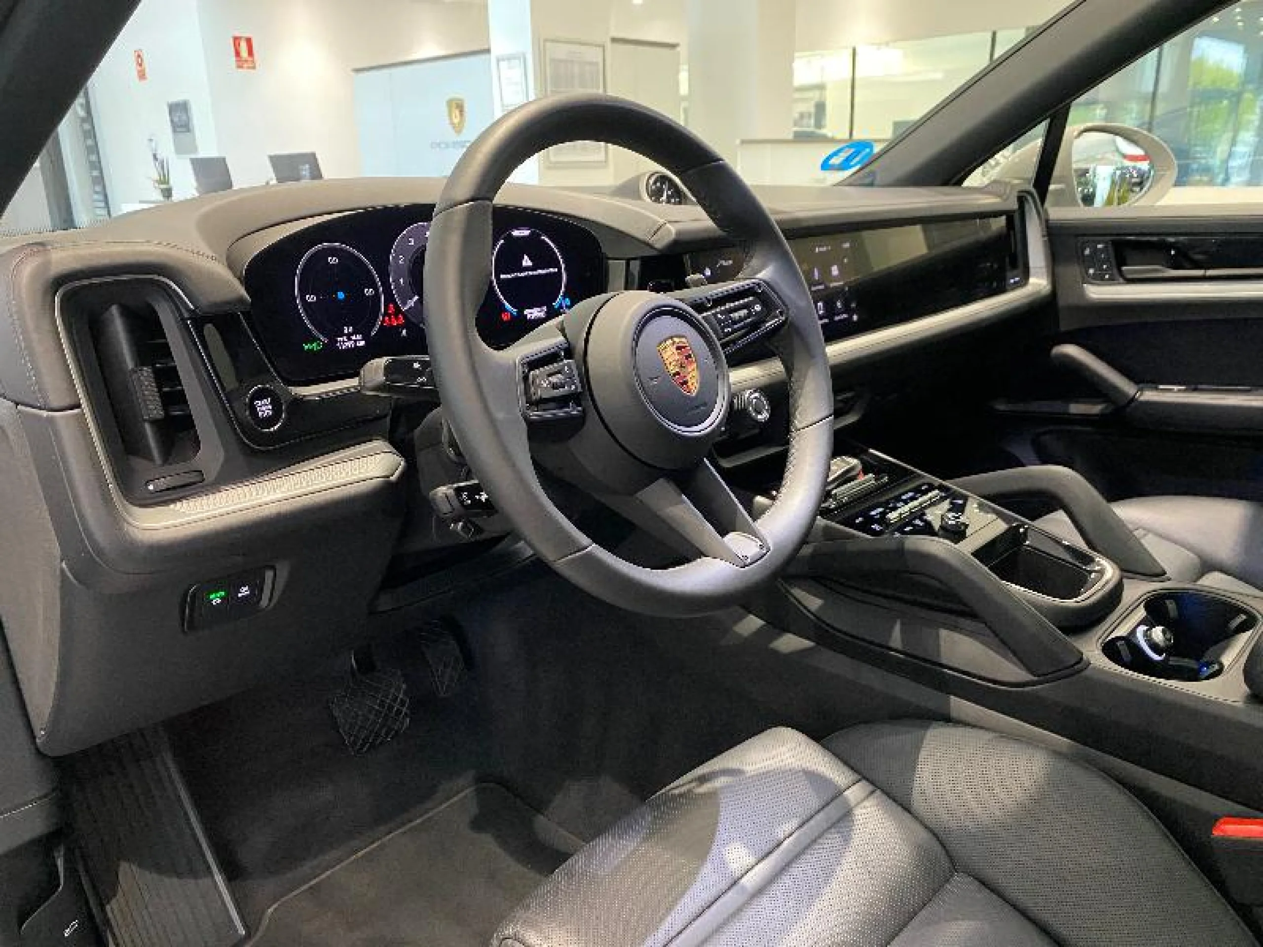 PORSCHE CAYENNE COUPE E HYBRID - Foto 13