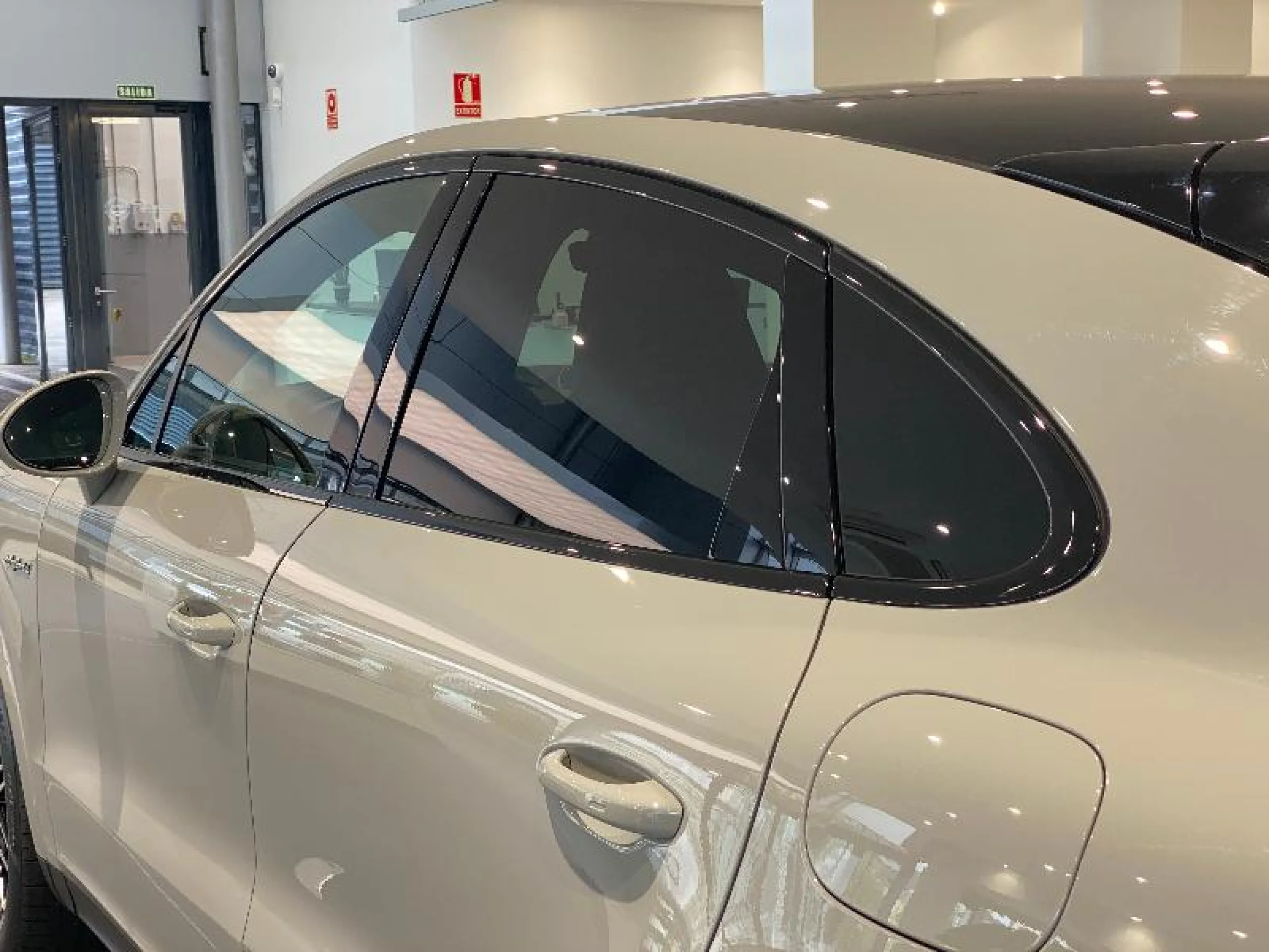 PORSCHE CAYENNE COUPE E HYBRID - Foto 24