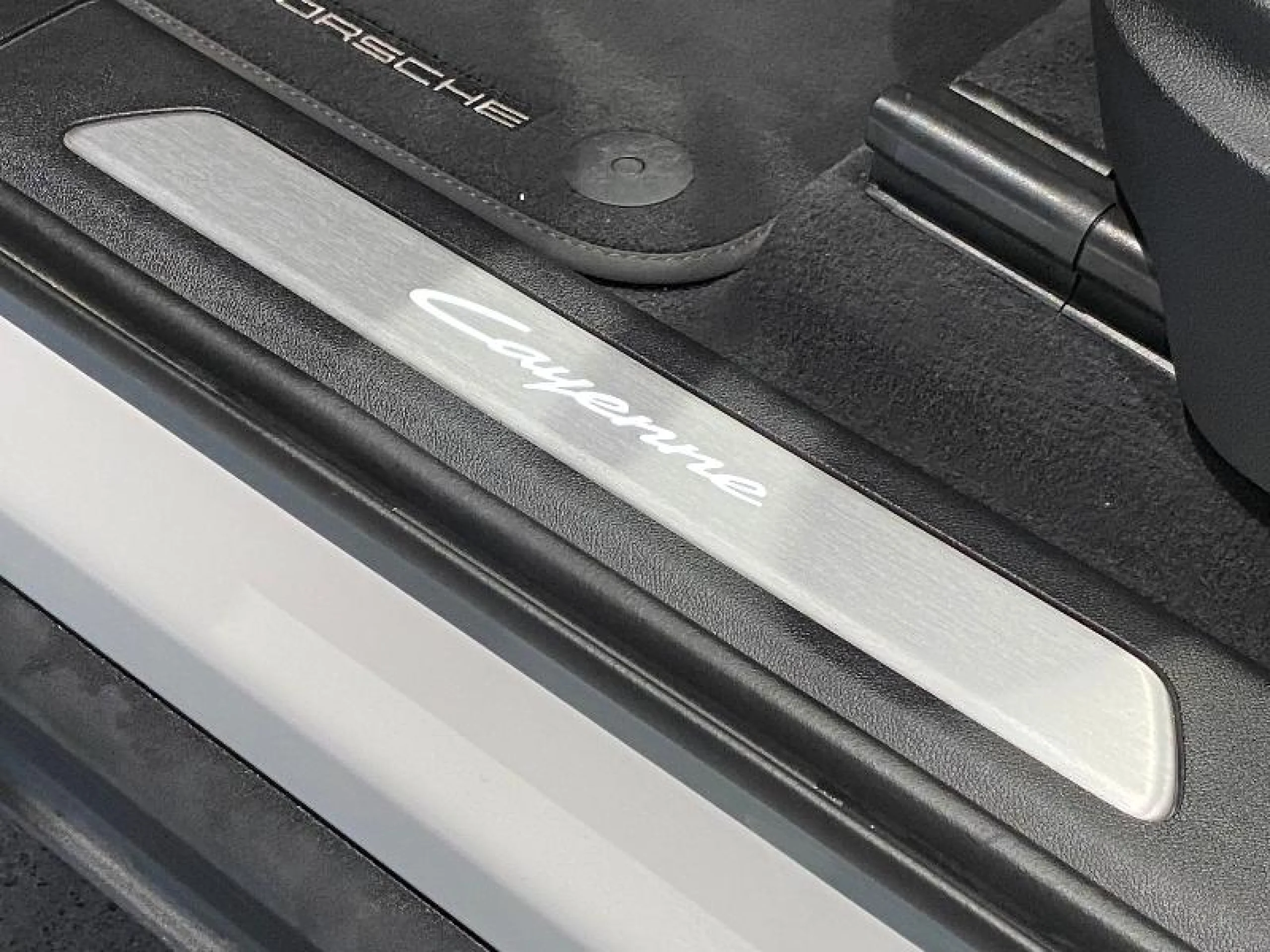 PORSCHE CAYENNE COUPE E HYBRID - Foto 33