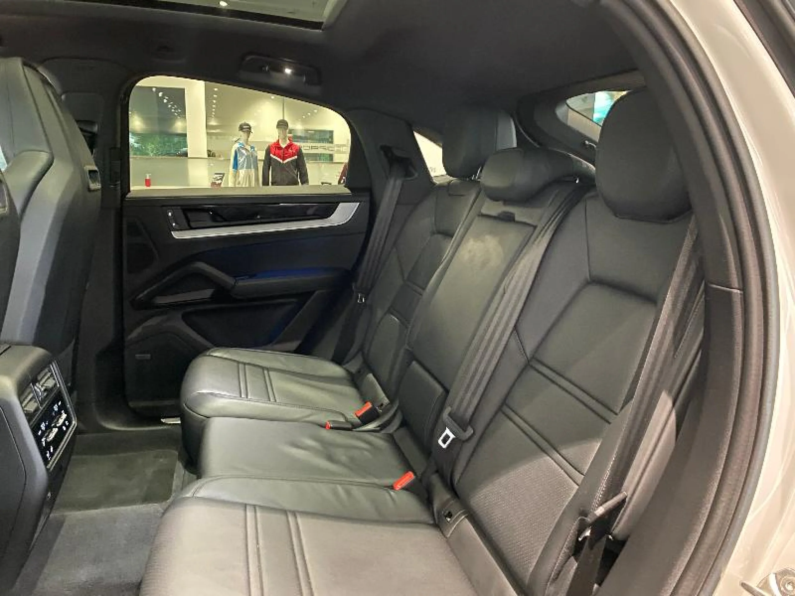 PORSCHE CAYENNE COUPE E HYBRID - Foto 43