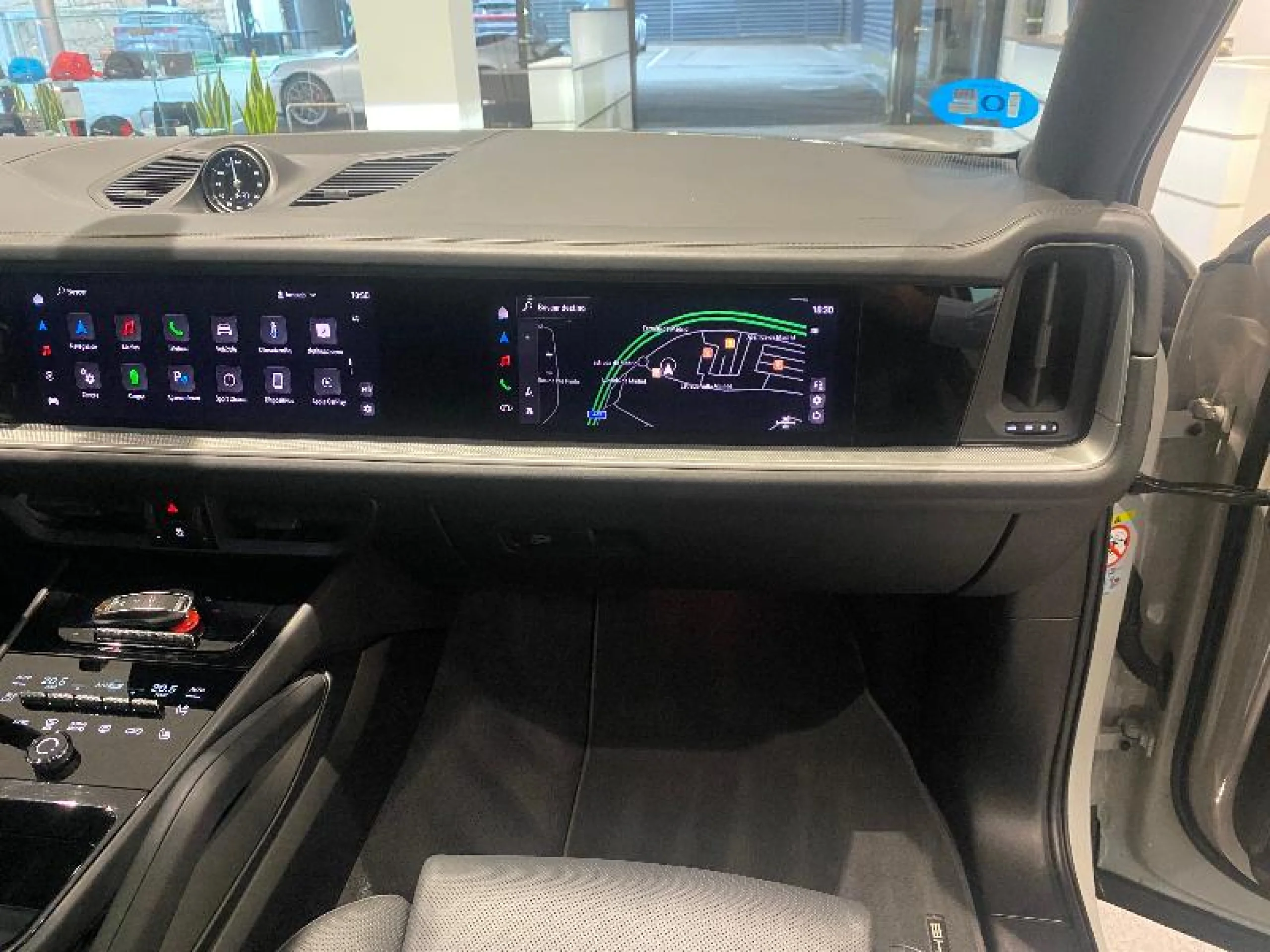 PORSCHE CAYENNE COUPE E HYBRID - Foto 48