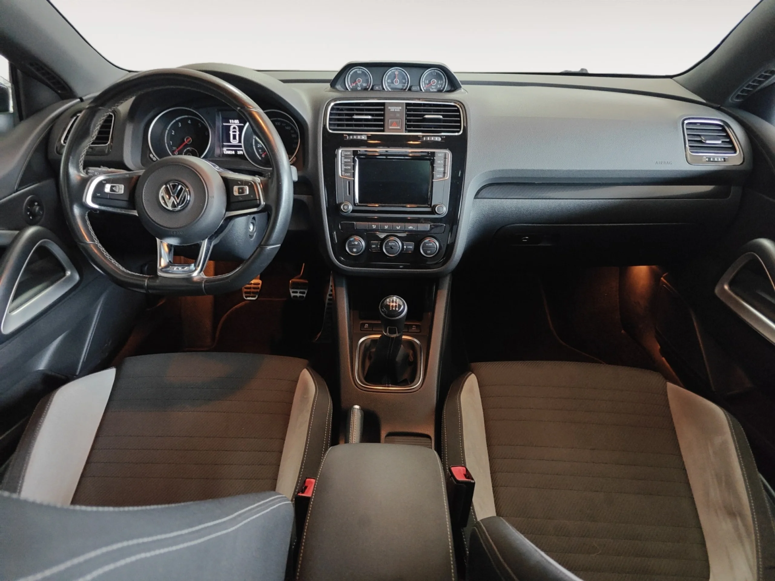 VOLKSWAGEN SCIROCCO R LINE 2.0 TSI 180CV BMT - Foto 4
