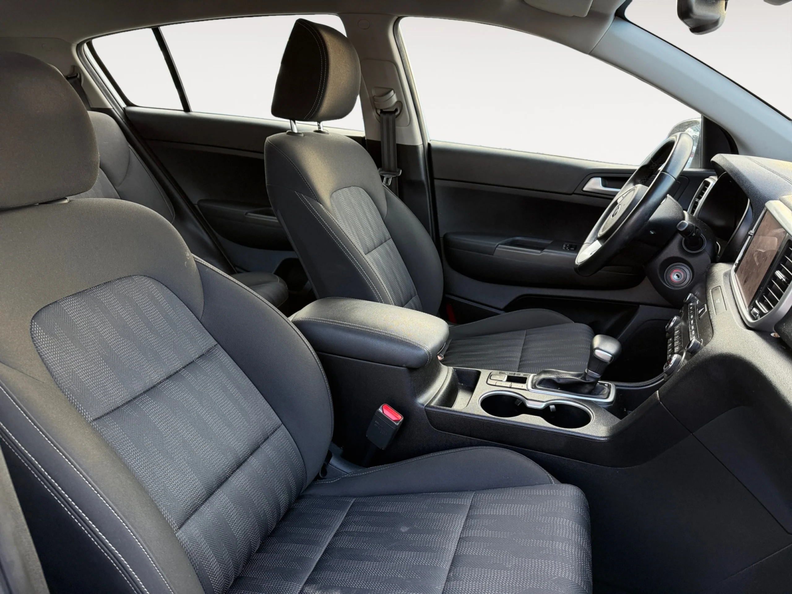 KIA SPORTAGE 1.6 MHEV BUSINESS DCT 100KW (136CV) 4X2 - Foto 4