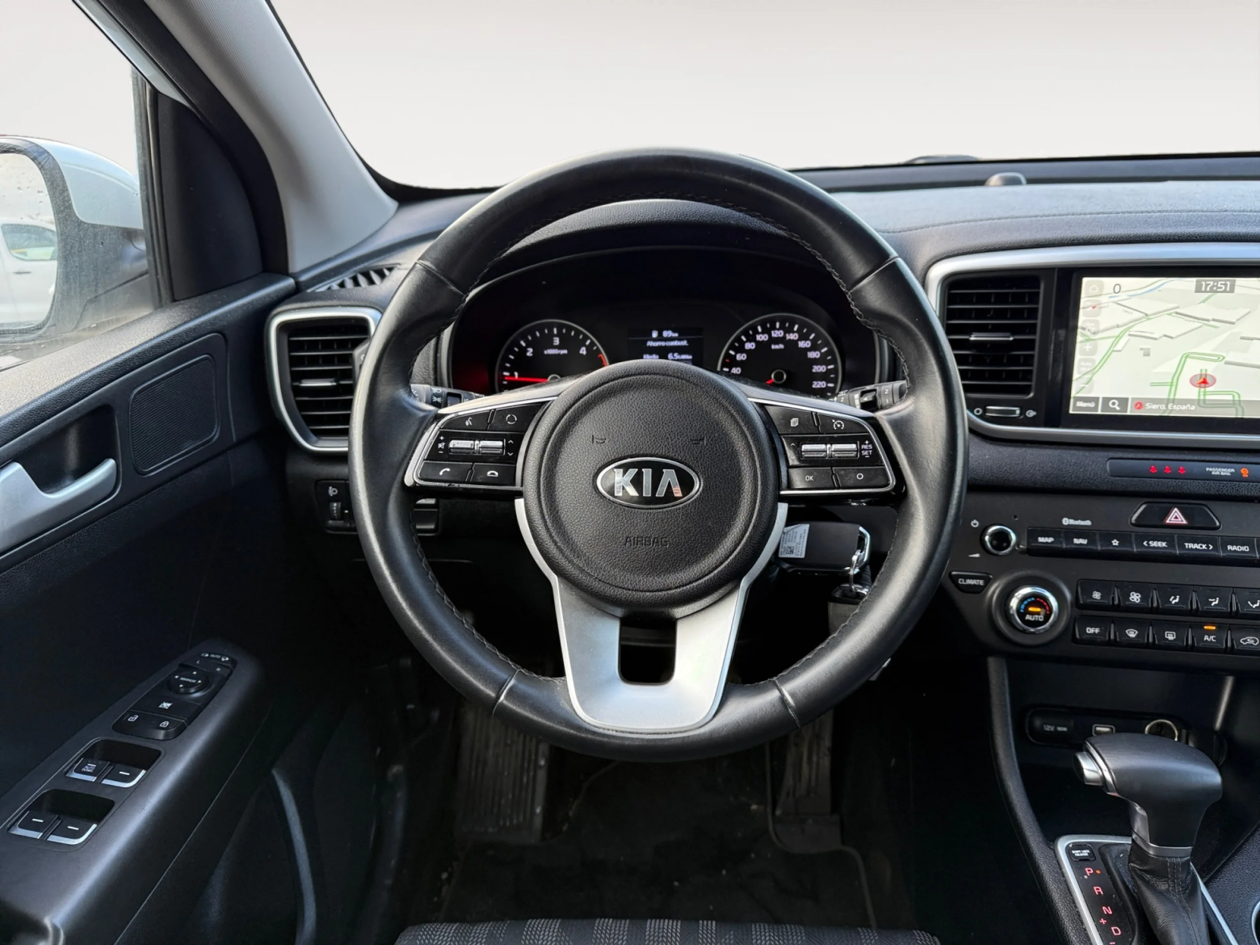 KIA SPORTAGE 1.6 MHEV BUSINESS DCT 100KW (136CV) 4X2 - Foto 10