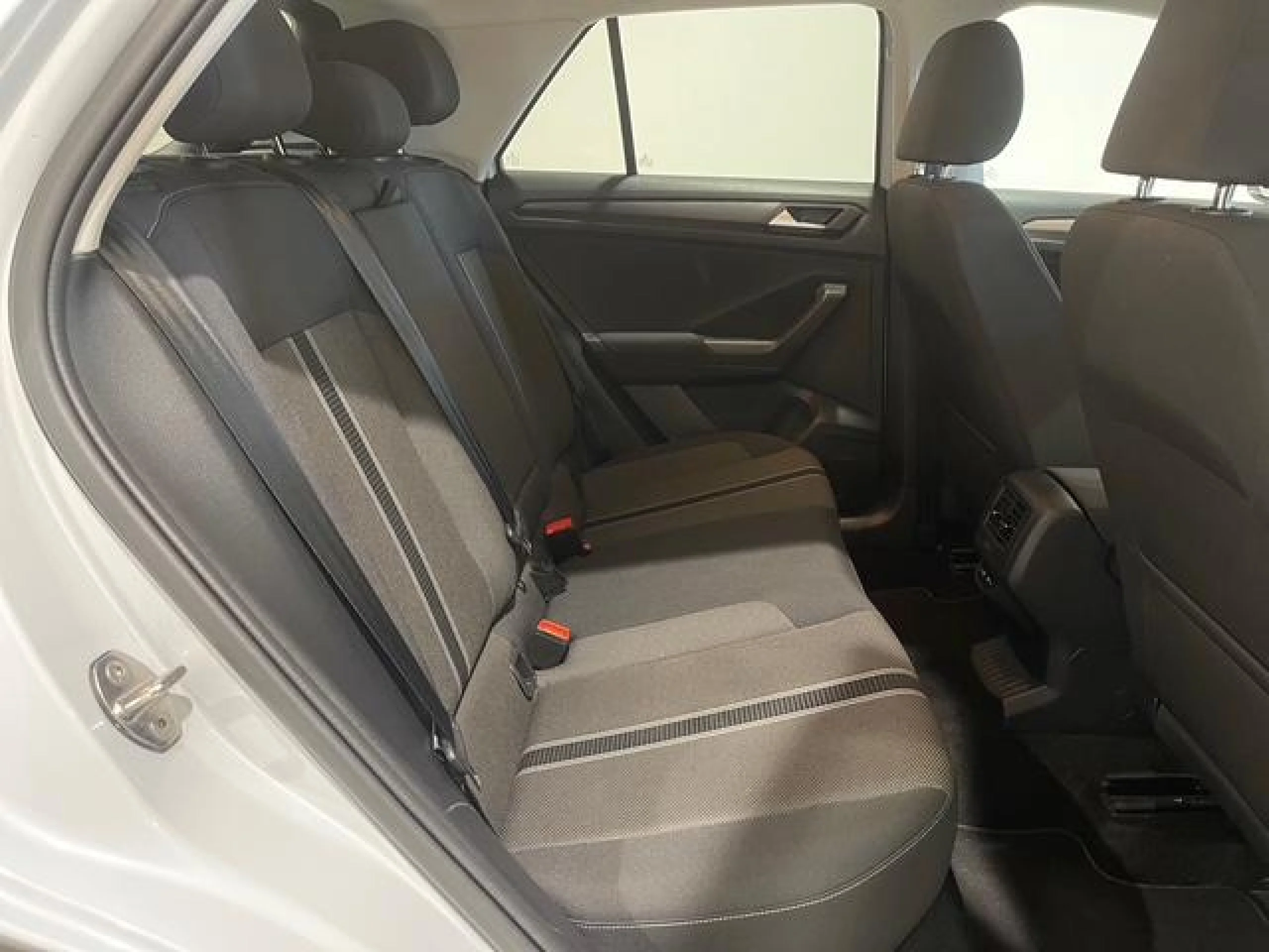 VOLKSWAGEN T ROC ADVANCE 2.0 TDI 85KW (115CV) - Foto 6