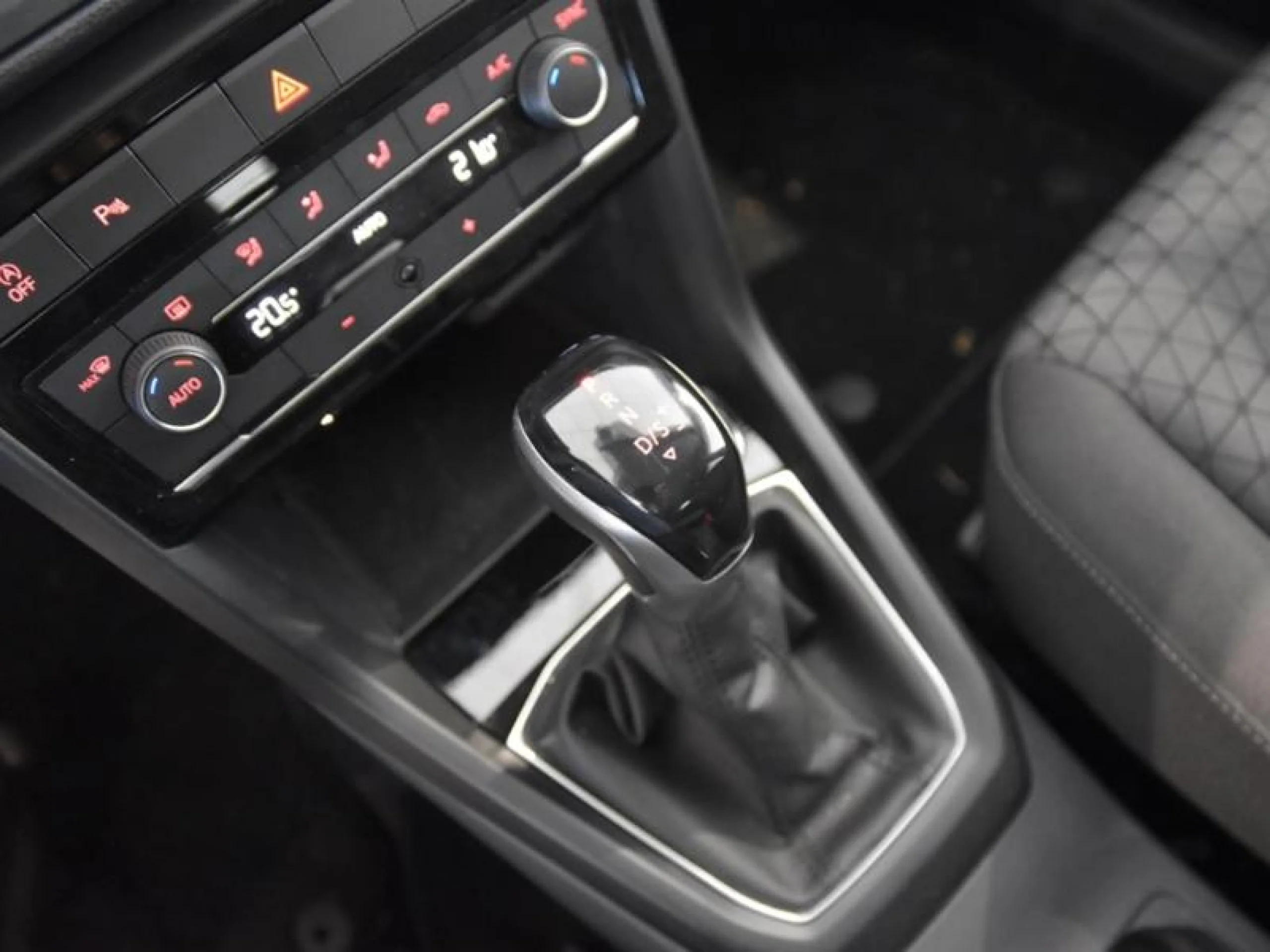 VOLKSWAGEN T CROSS ADVANCE 1.0 TSI 81KW (110CV) DSG - Foto 10