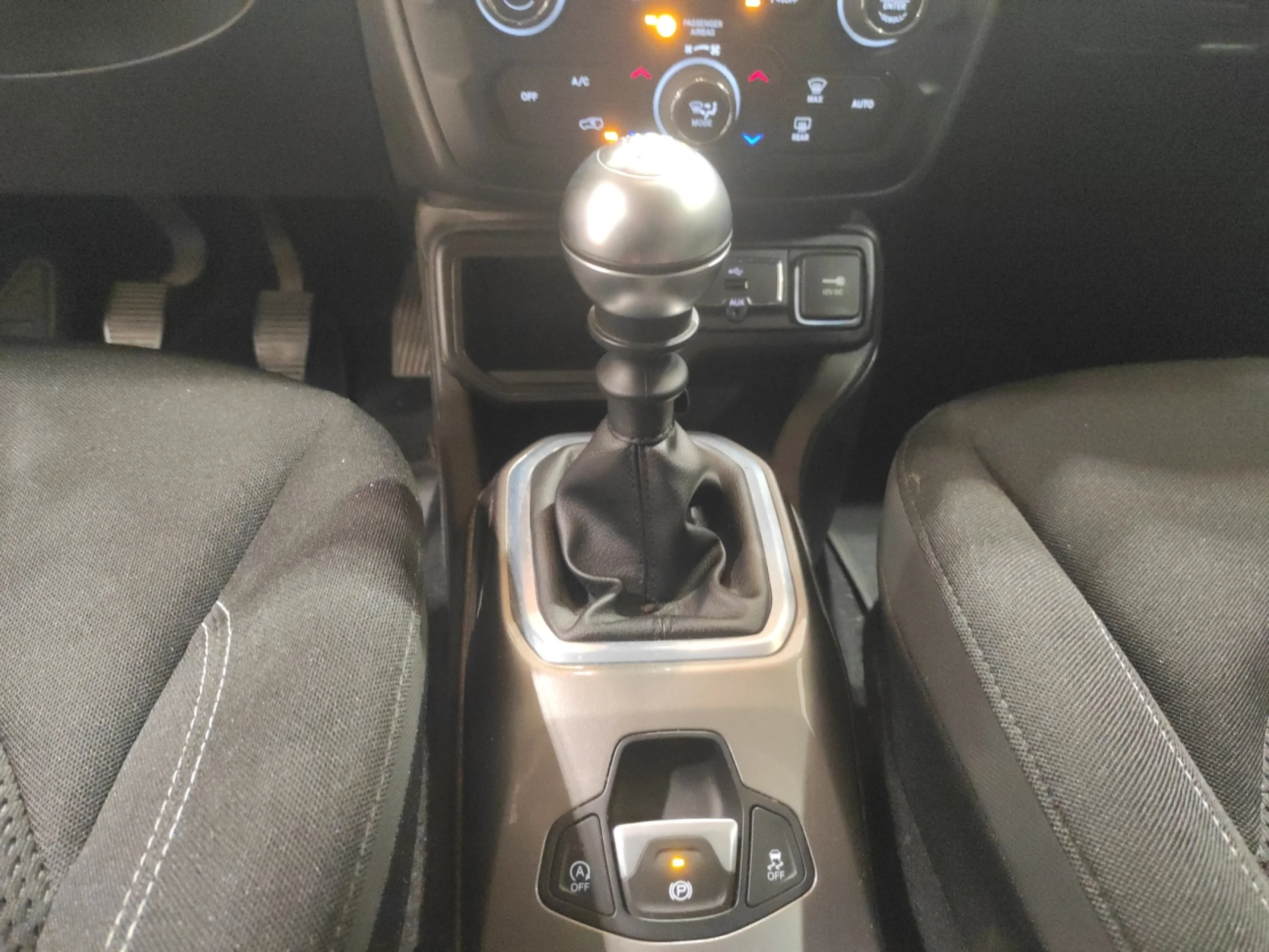 JEEP RENEGADE LIMITED 1.0G 120MT6 88KW (120CV) 4X2 - Foto 10