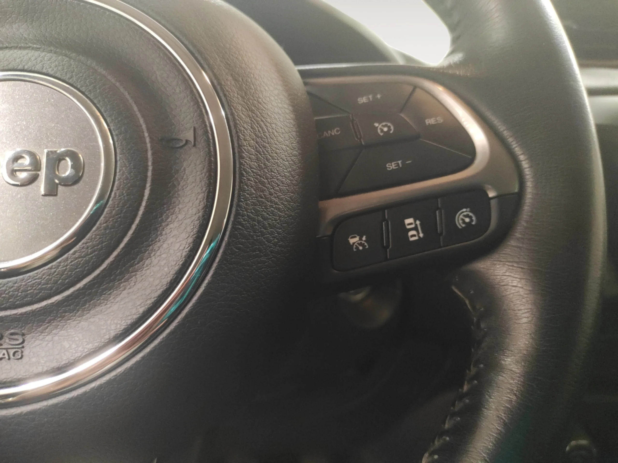 JEEP RENEGADE LIMITED 1.0G 120MT6 88KW (120CV) 4X2 - Foto 12