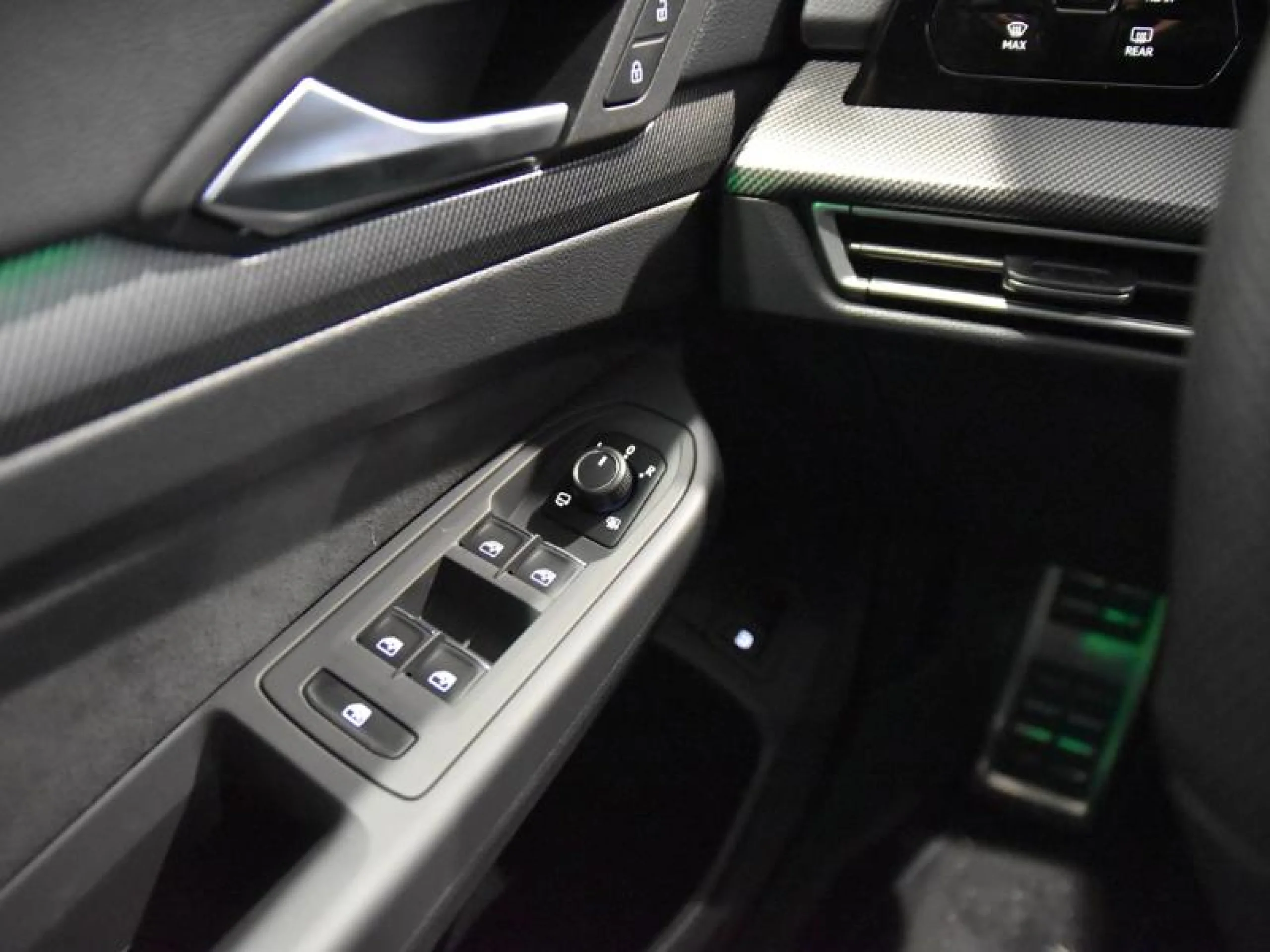 VOLKSWAGEN GOLF GOLF GTE 1.5 TSI 130 KW (177 CV) / 85 KW (115 CV)  AUTOMÁTICO DSG 6 VEL. - Foto 16