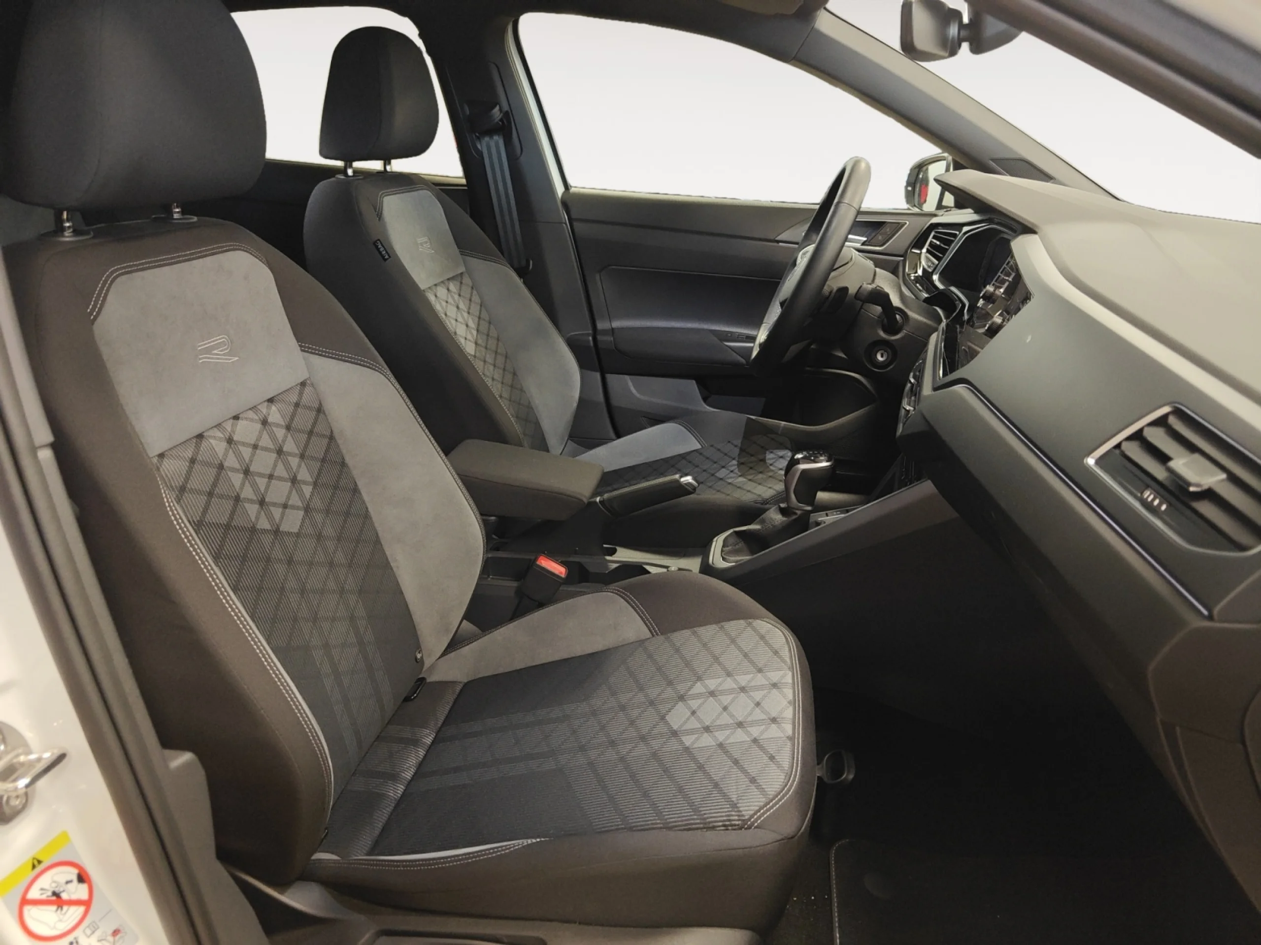 VOLKSWAGEN POLO R LINE 1.0 TSI 81KW (110CV) DSG - Foto 11