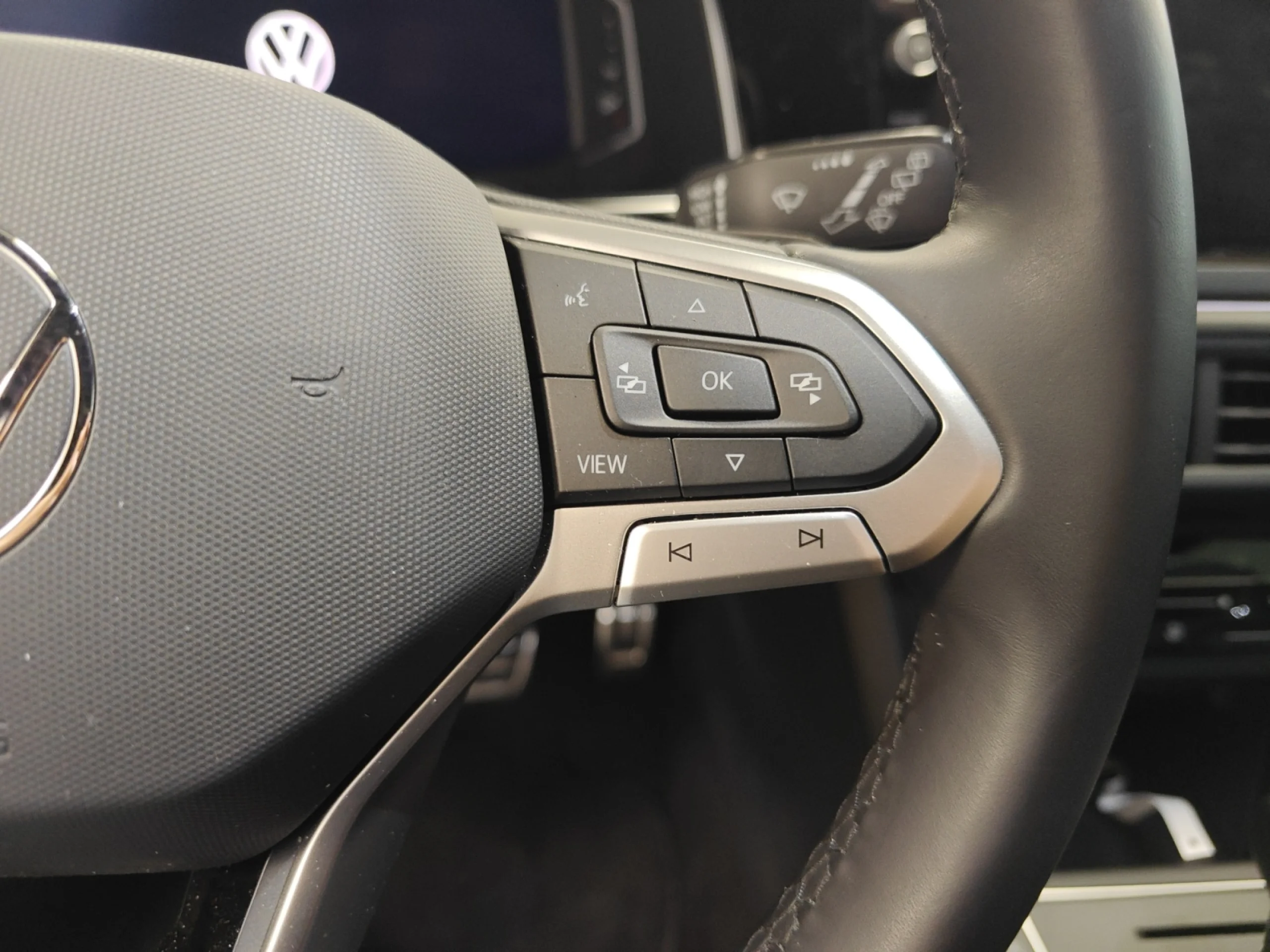 VOLKSWAGEN POLO R LINE 1.0 TSI 81KW (110CV) DSG - Foto 18