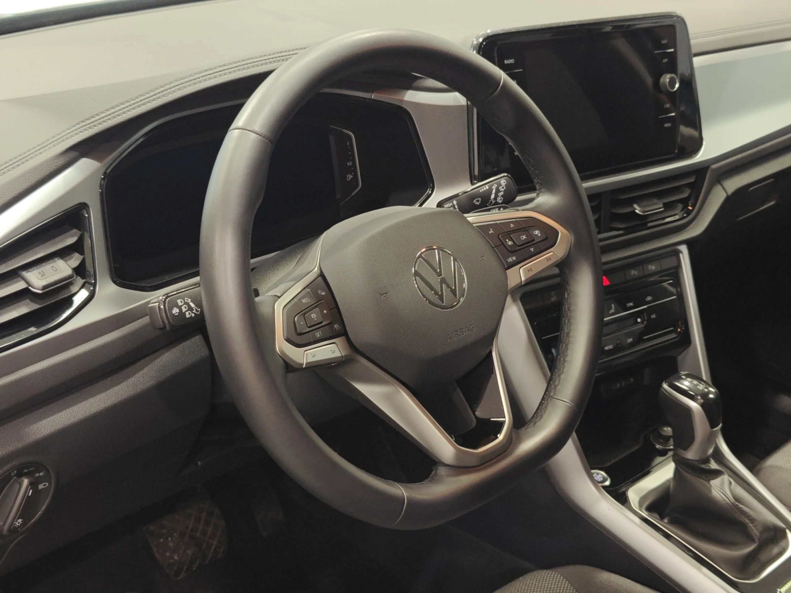 VOLKSWAGEN T ROC DARK 2.0 TDI 110KW (150CV) DSG - Foto 9