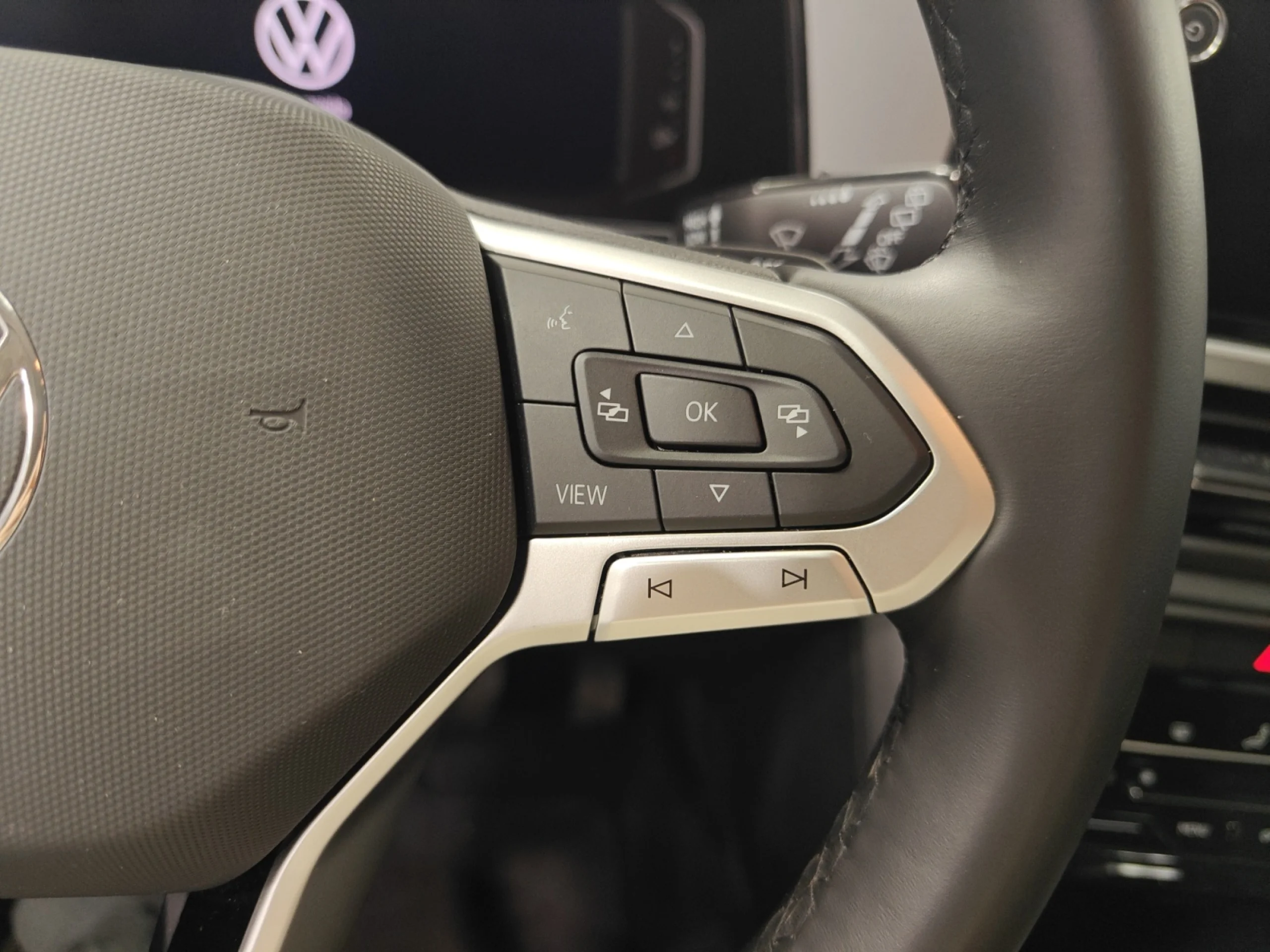 VOLKSWAGEN T ROC DARK 2.0 TDI 110KW (150CV) DSG - Foto 10