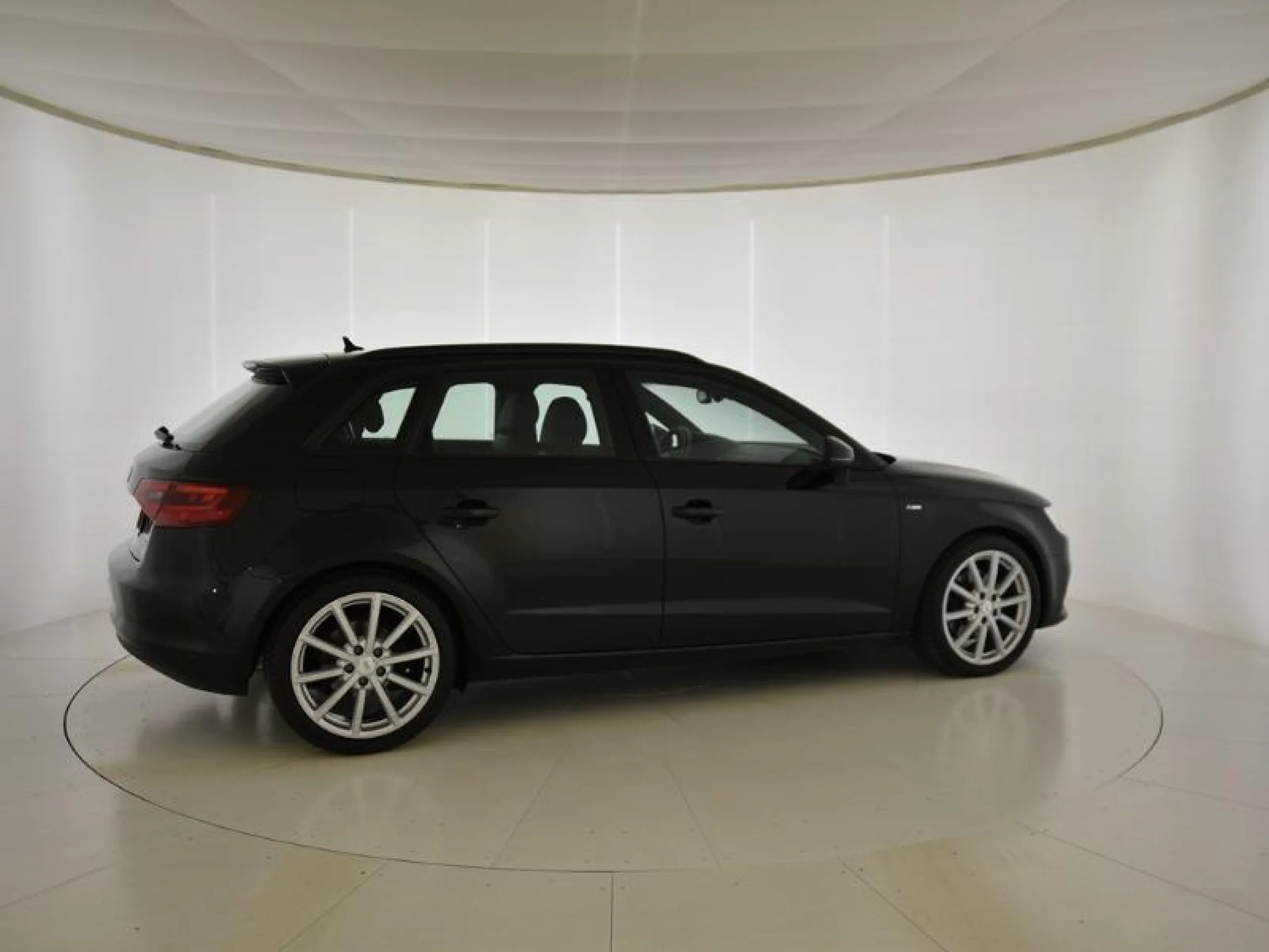 AUDI A3 SPORTBACK 2.0 TDI CLEAN D. 184 AMBIENTE - Foto 4
