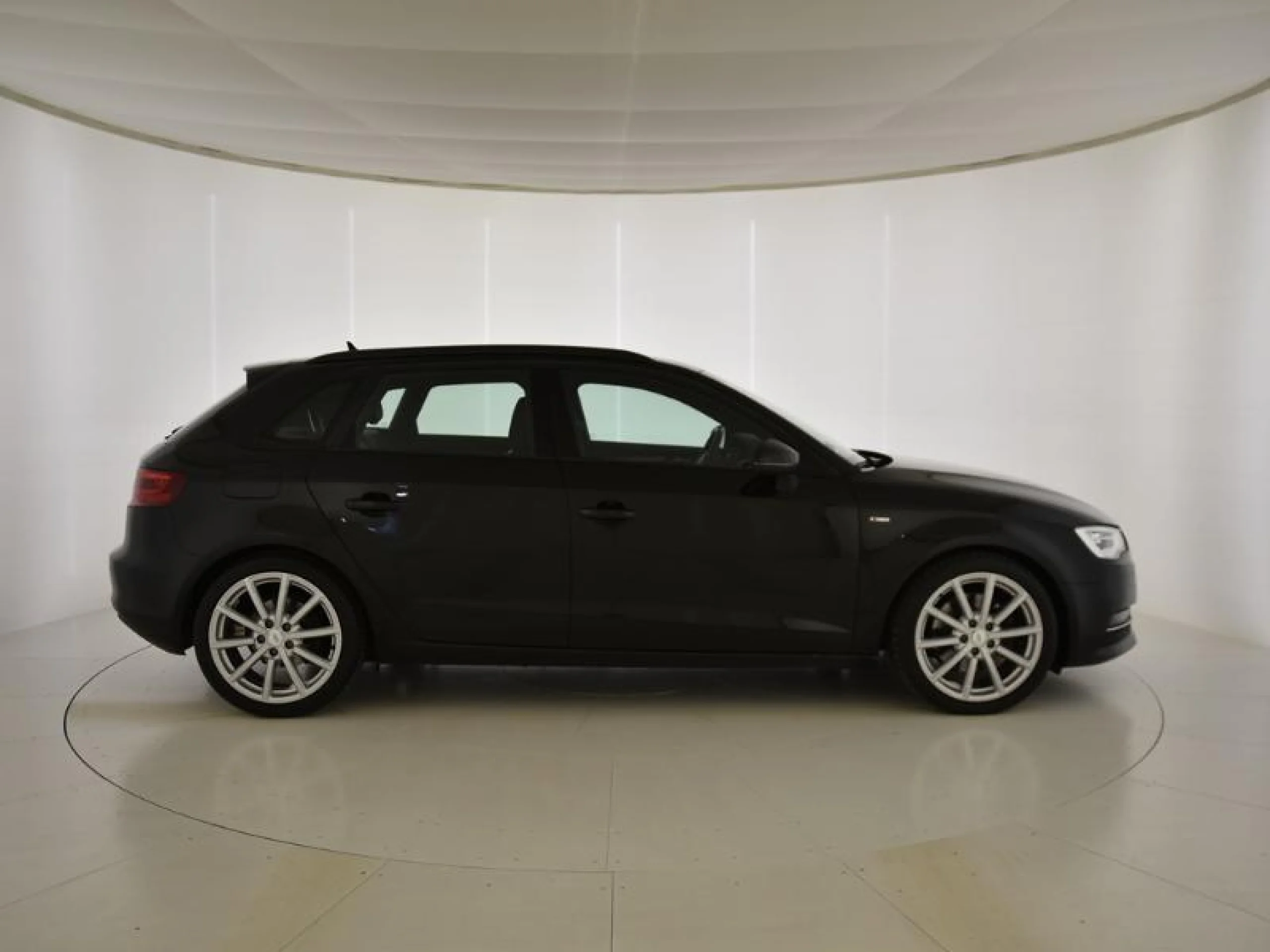 AUDI A3 SPORTBACK 2.0 TDI CLEAN D. 184 AMBIENTE - Foto 5