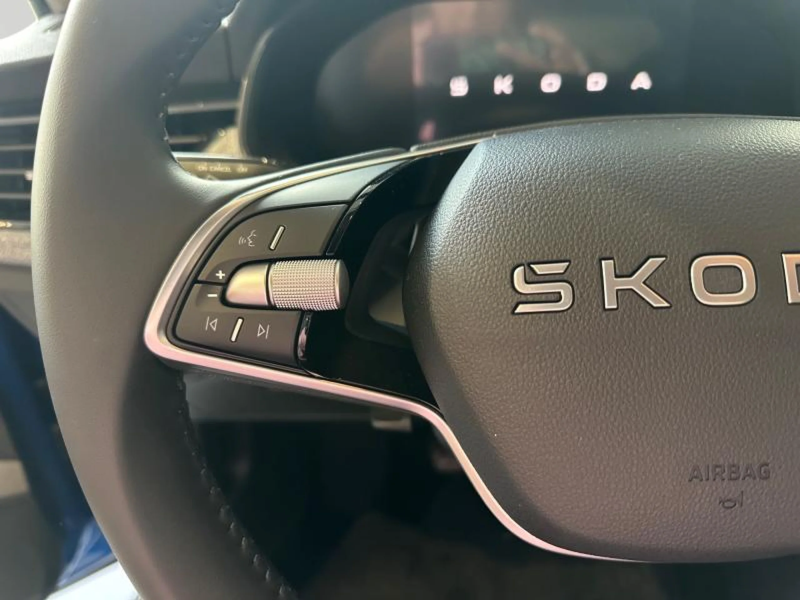 SKODA KAMIQ 1.0 TSI 85KW (115CV) SELECTION - Foto 13