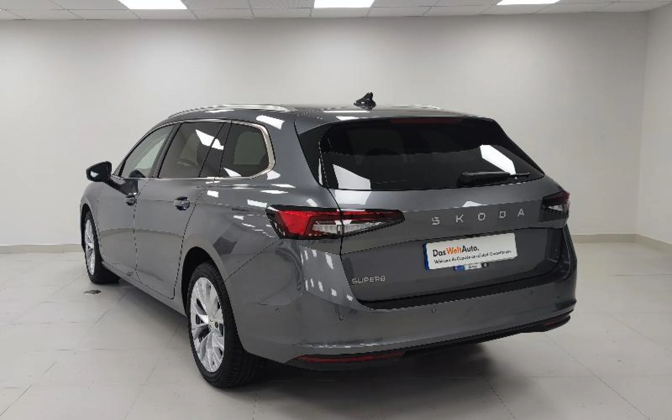 SKODA Superb COMBI 2.0 TDI 110KW (150CV) DSG AMBITION - Foto 2
