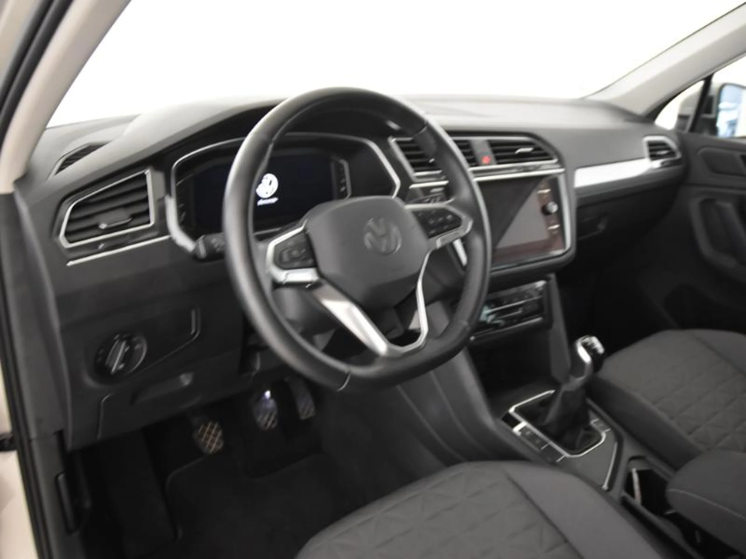 VOLKSWAGEN TIGUAN LIFE 1.5 TSI 110KW (150CV) - Foto 9