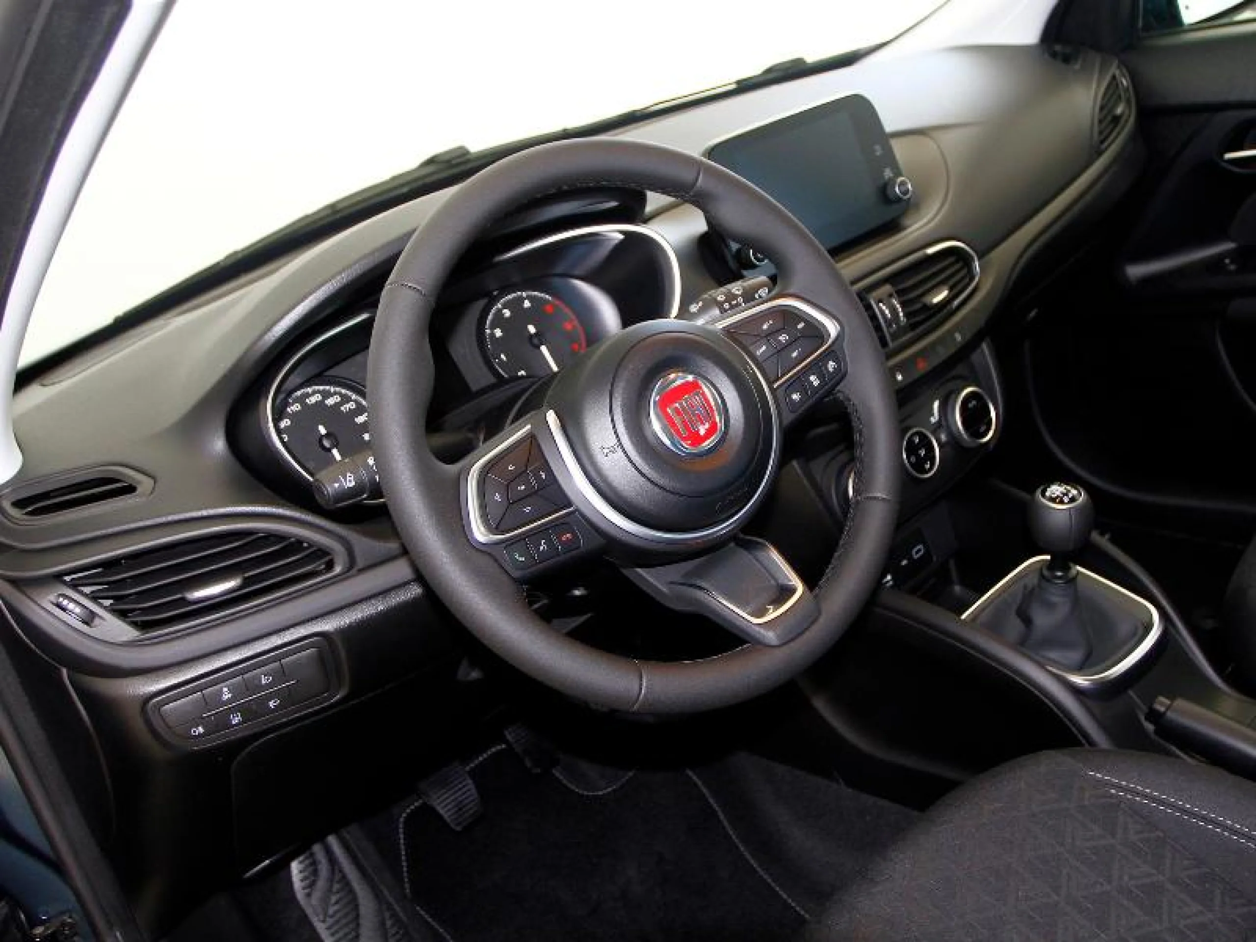 FIAT TIPO CITY CROSS 1.6 96KW (130CV) - Foto 11