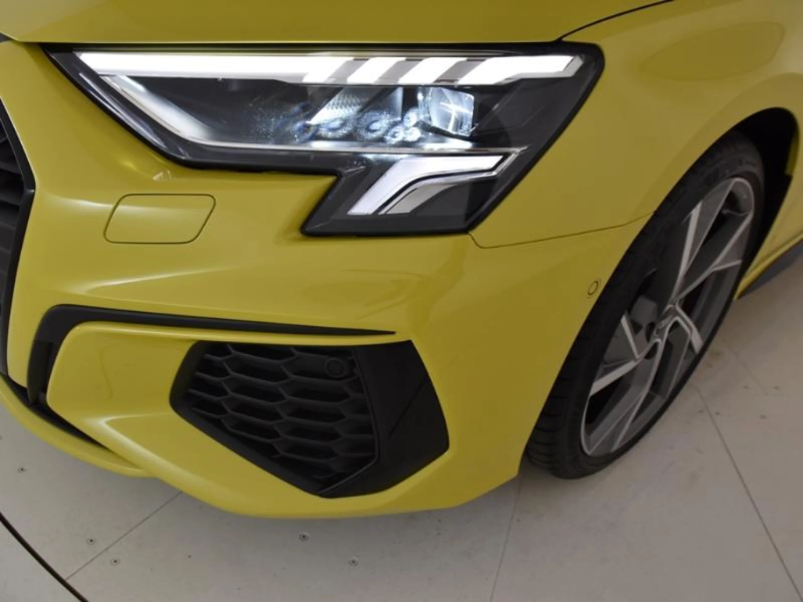 AUDI A3 SPORTBACK BLACK LINE 35 TFSI 110KW S TRO - Foto 18