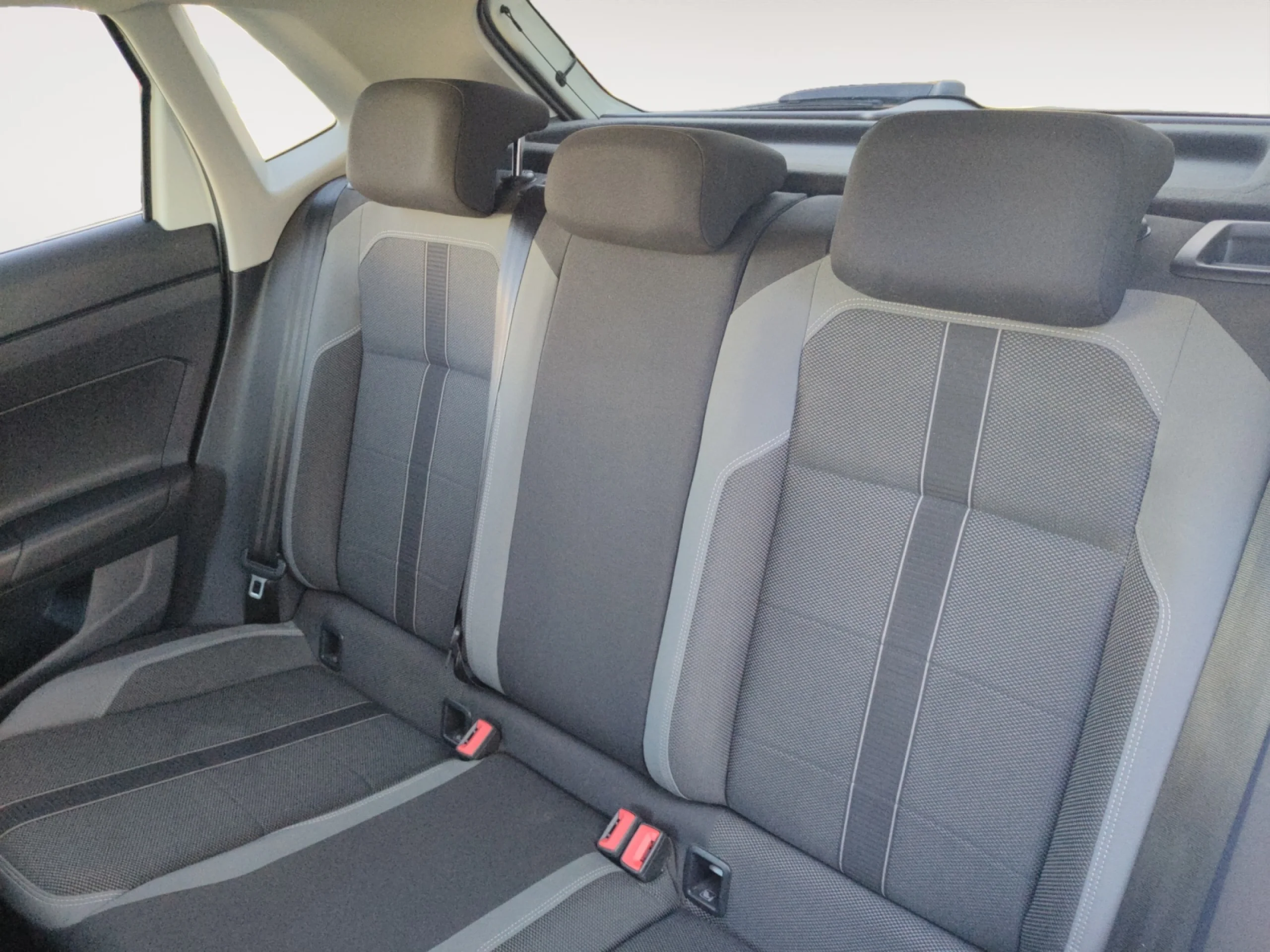 VOLKSWAGEN POLO 1.0 TSI 70KW (95CV) R LINE - Foto 6