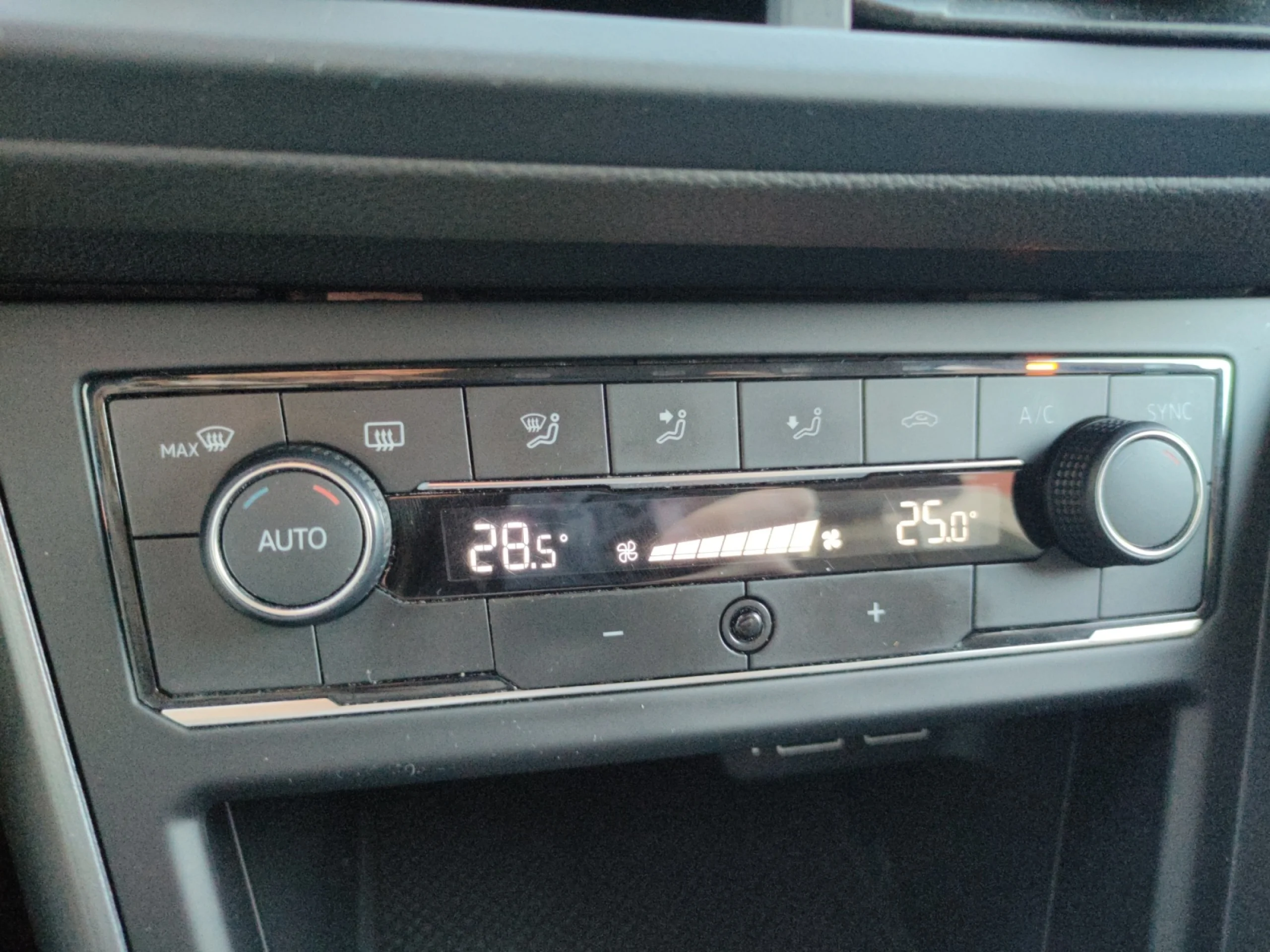 VOLKSWAGEN POLO 1.0 TSI 70KW (95CV) R LINE - Foto 13