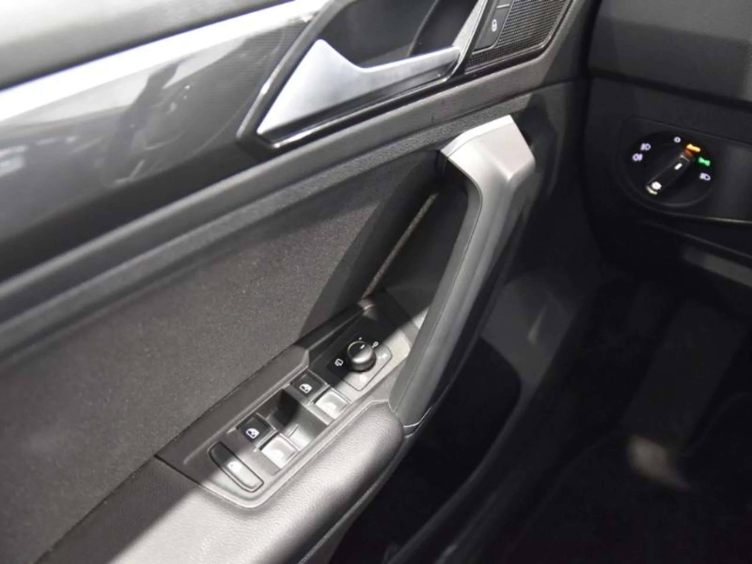 VOLKSWAGEN TIGUAN SPORT 2.0 TDI 150CV BMT - Foto 16