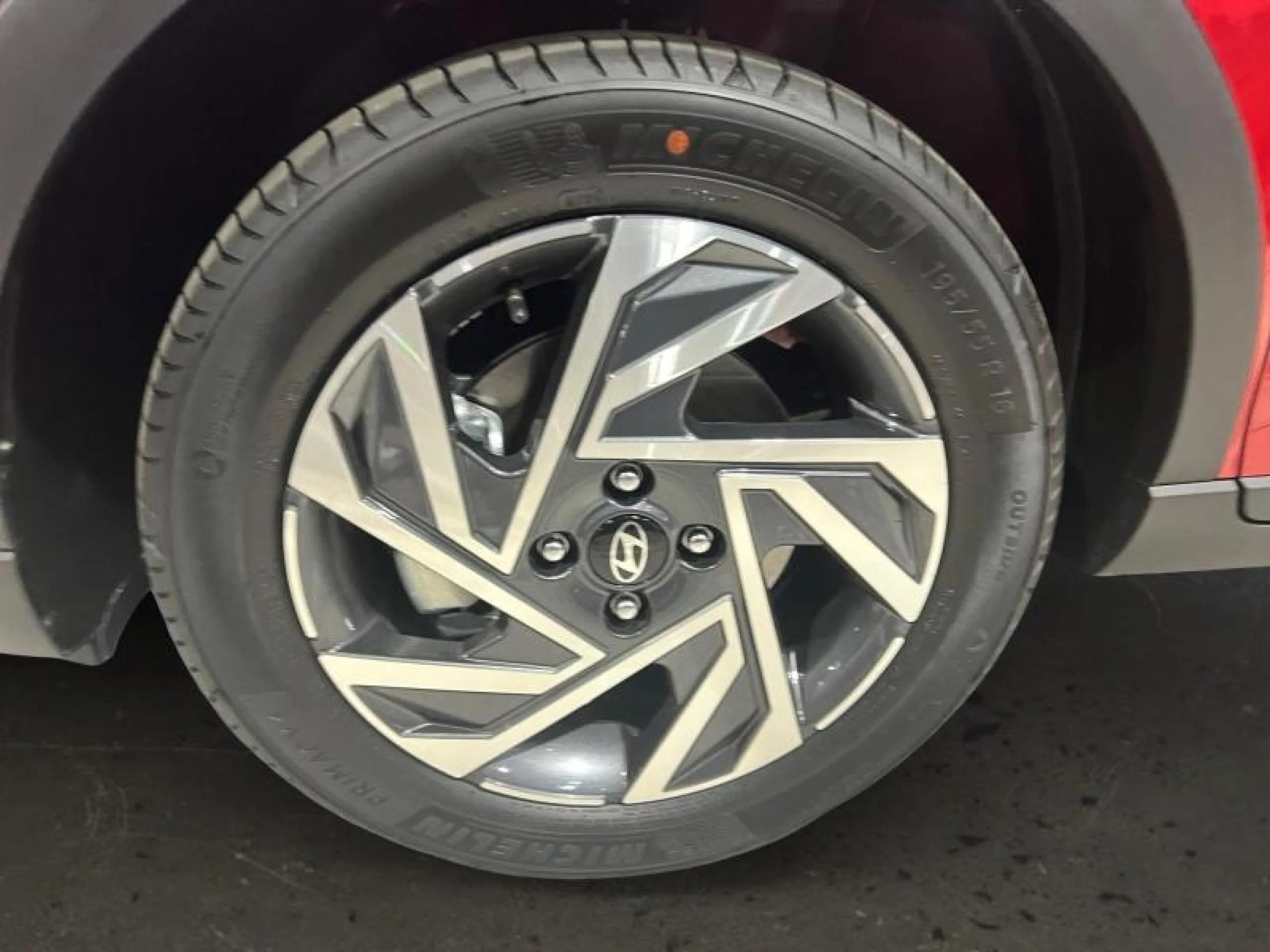 HYUNDAI BAYON 1.0 TGDI 74KW (100CV) 48V MAXX DCT - Foto 4