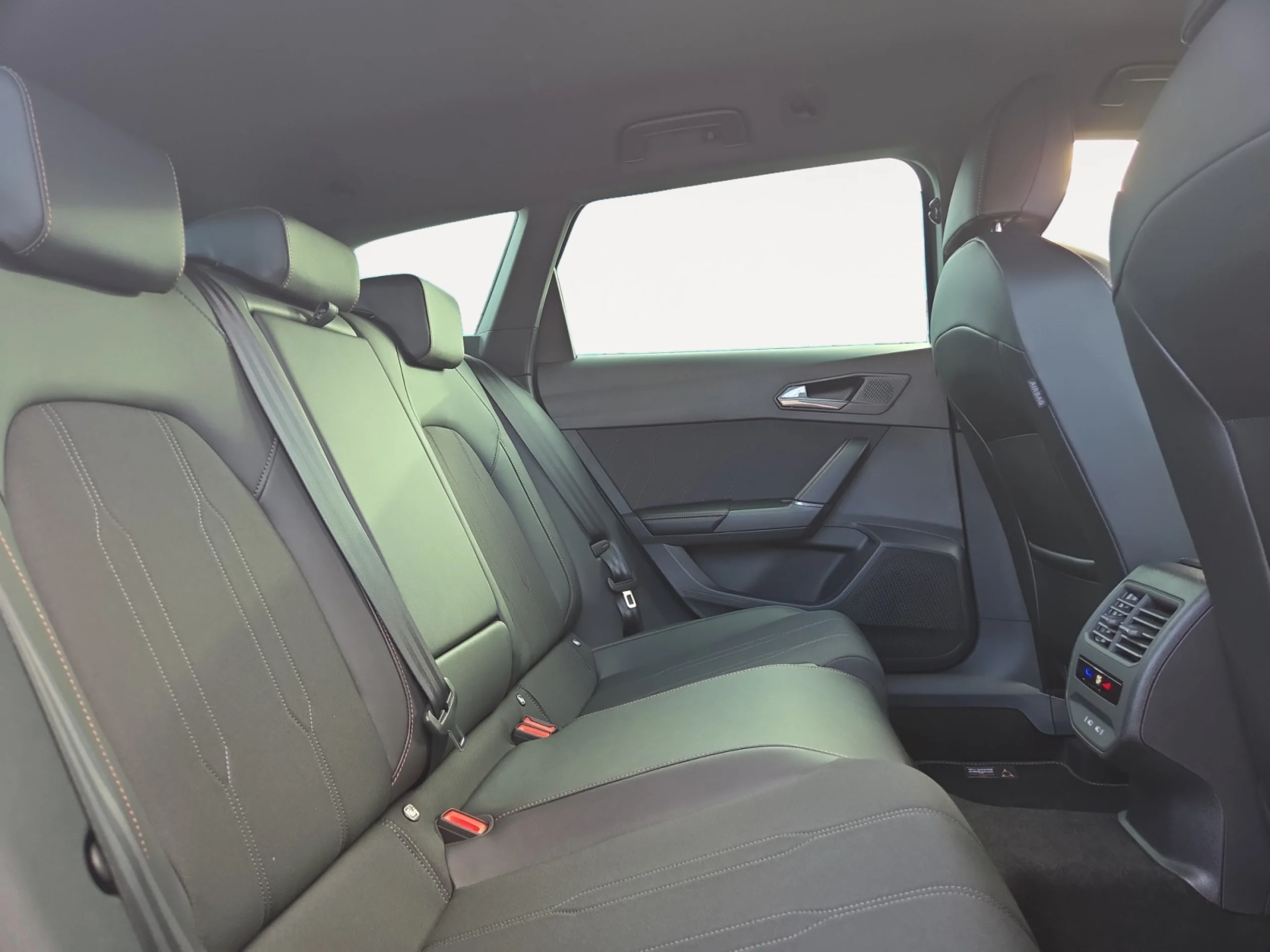 CUPRA LEON SP 1.5 ETSI 110KW (150CV) DSG - Foto 6