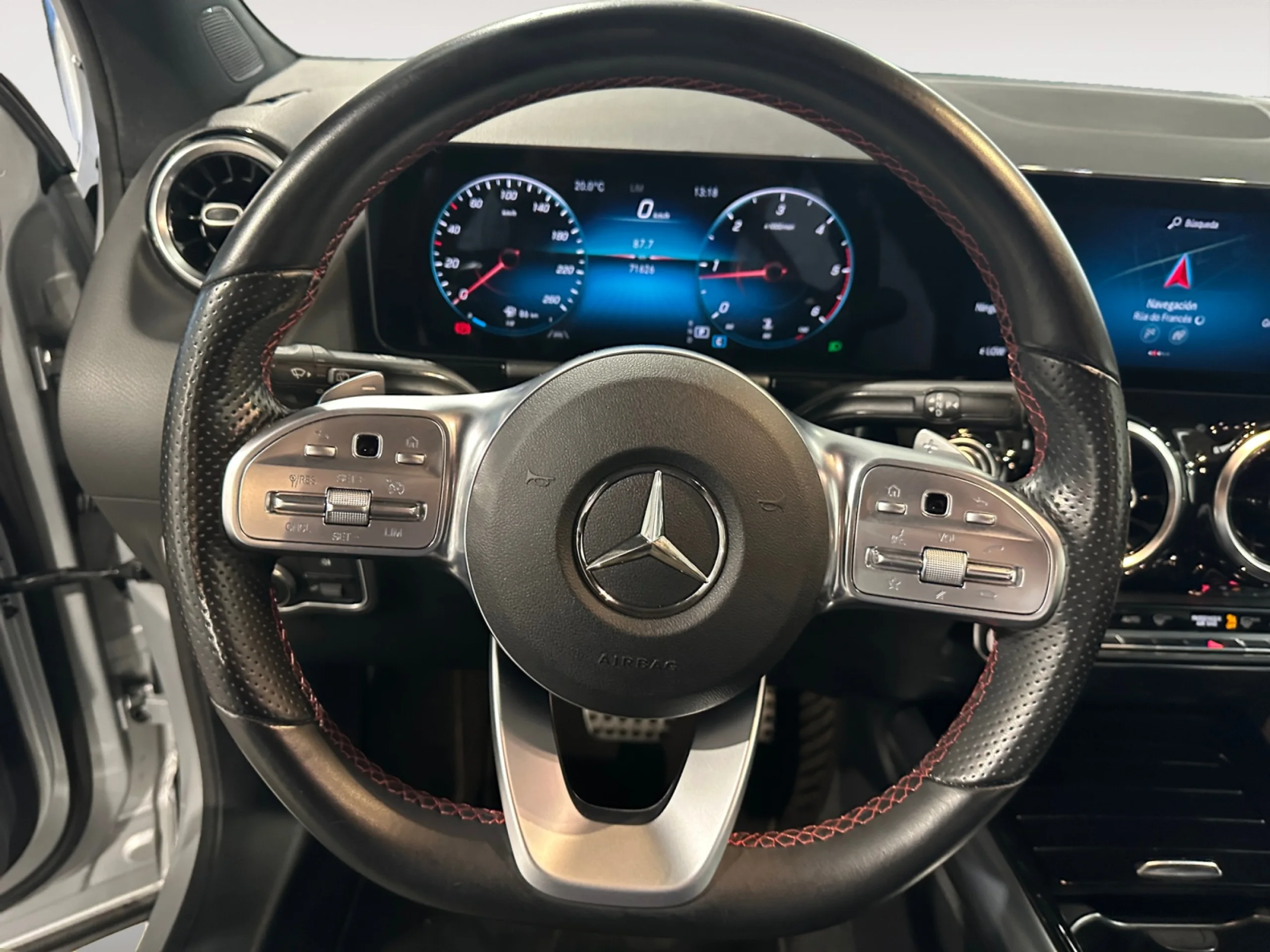MERCEDES-BENZ GLA GLA 200 D - Foto 11