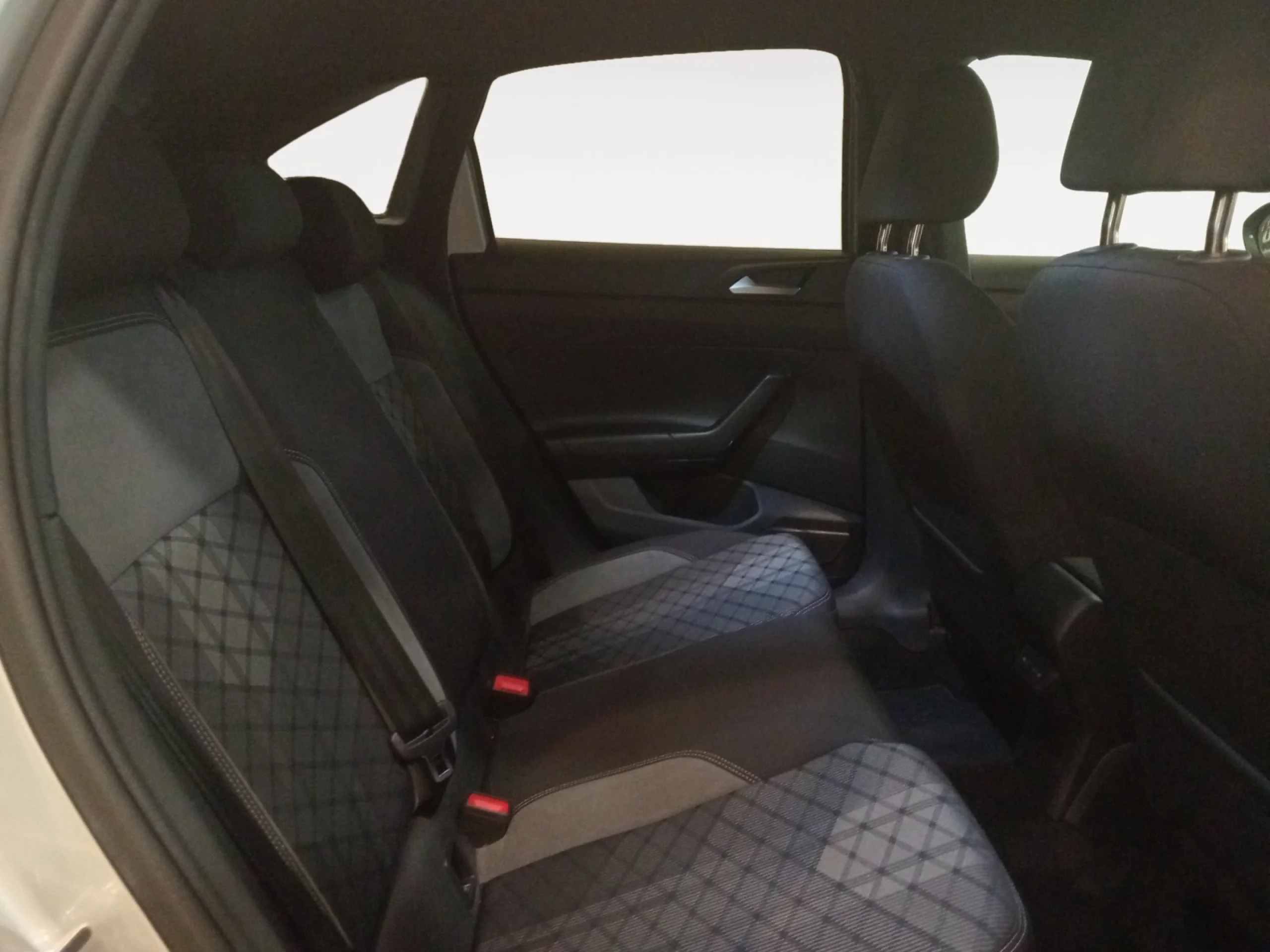 VOLKSWAGEN TAIGO R LINE 1.0 TSI 81KW (110CV) DSG - Foto 6